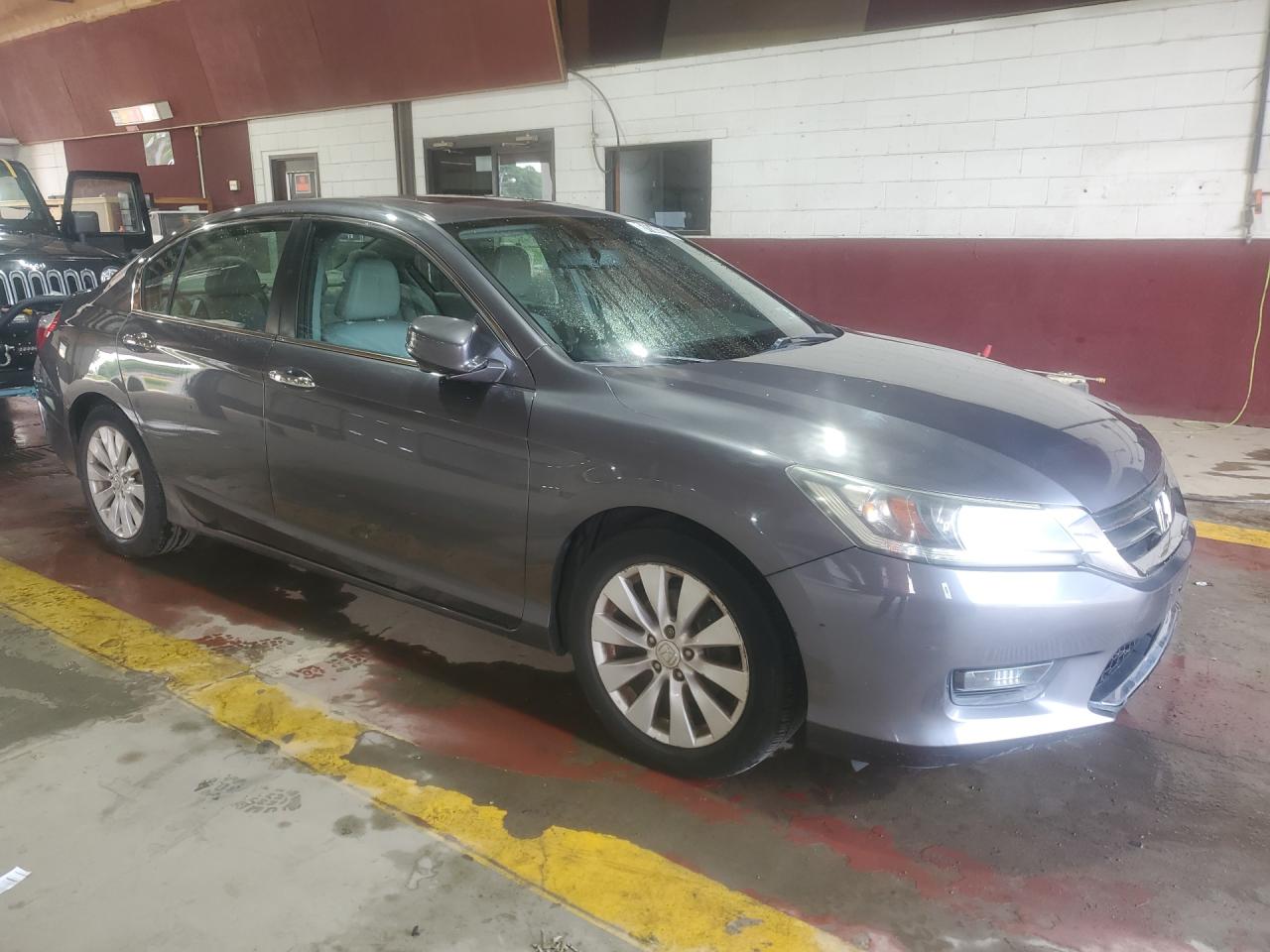 2014 Honda Accord Exl Gray vin: 1HGCR2F86EA010076 Damage: Front Bumper, Curb Rash, > 12 Inches