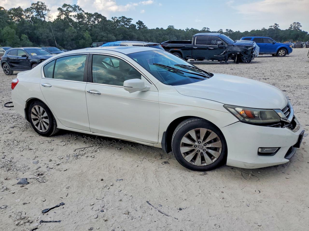 2013 Honda Accord Exl White vin: 1HGCR2F87DA213895
