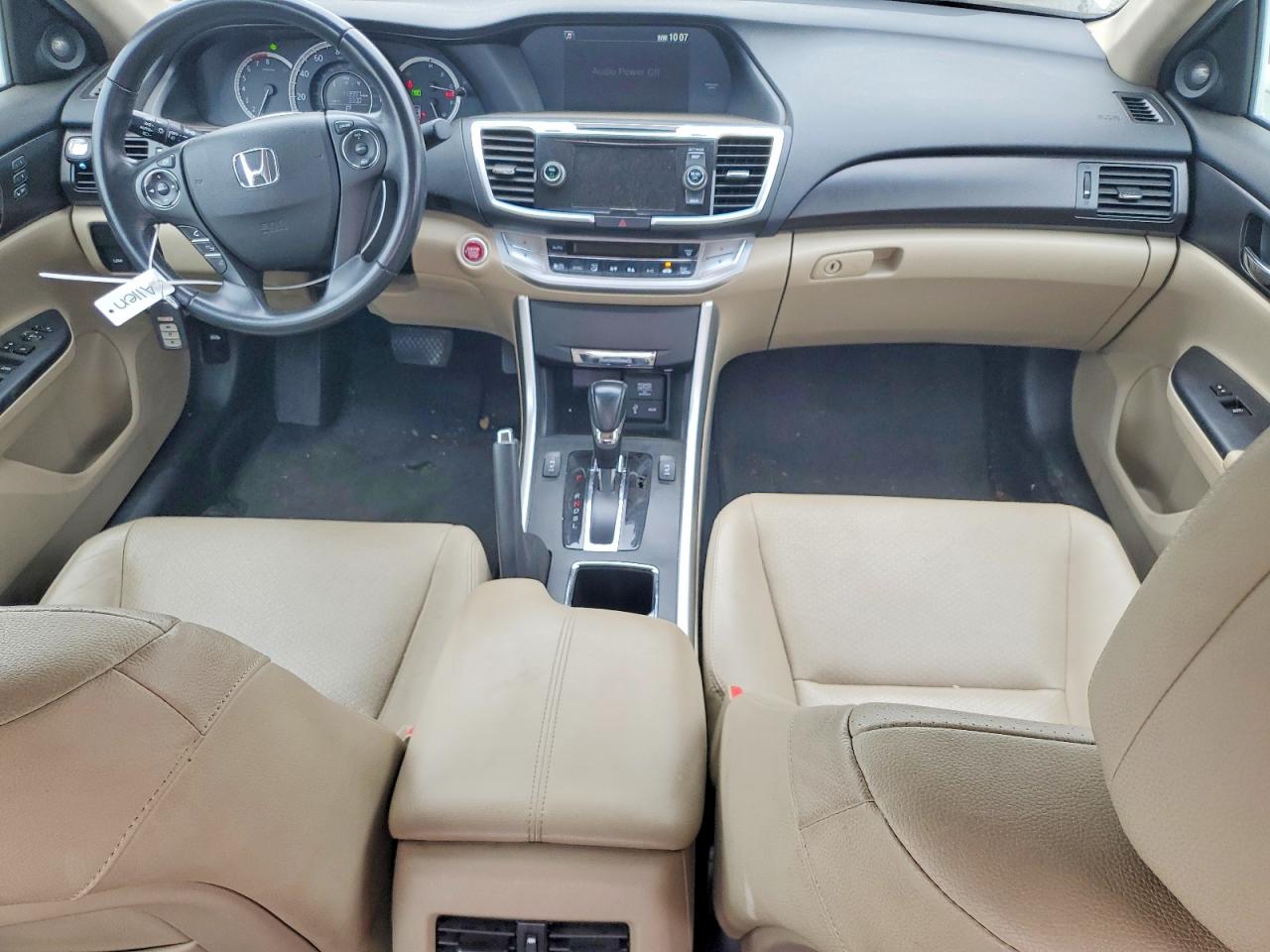 2013 Honda Accord White vin: 1HGCR2F88DA242306