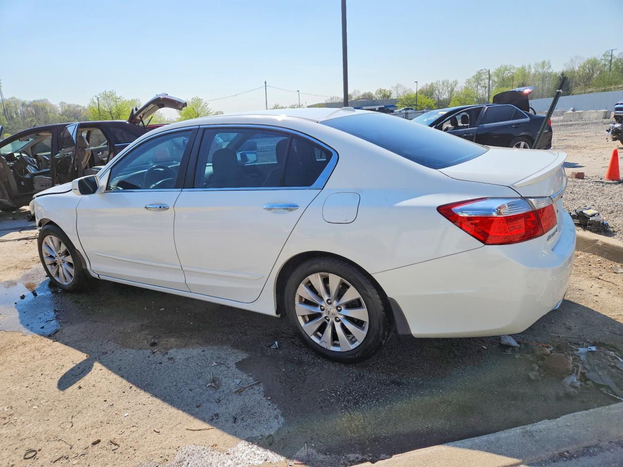 2014 Honda Accord Exl White vin: 1HGCR2F88EA181010