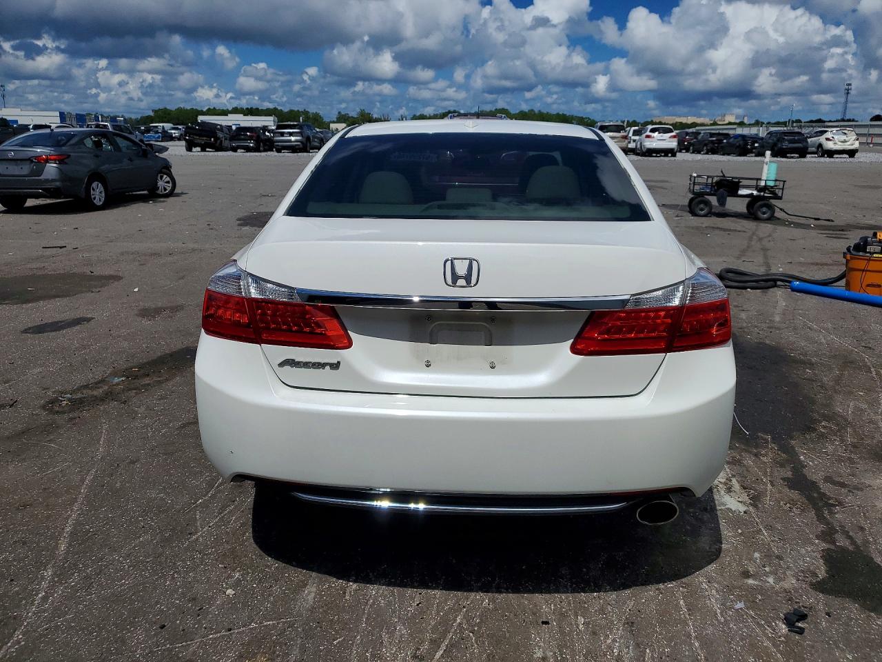 2014 Honda Accord Exl White vin: 1HGCR2F89EA097617