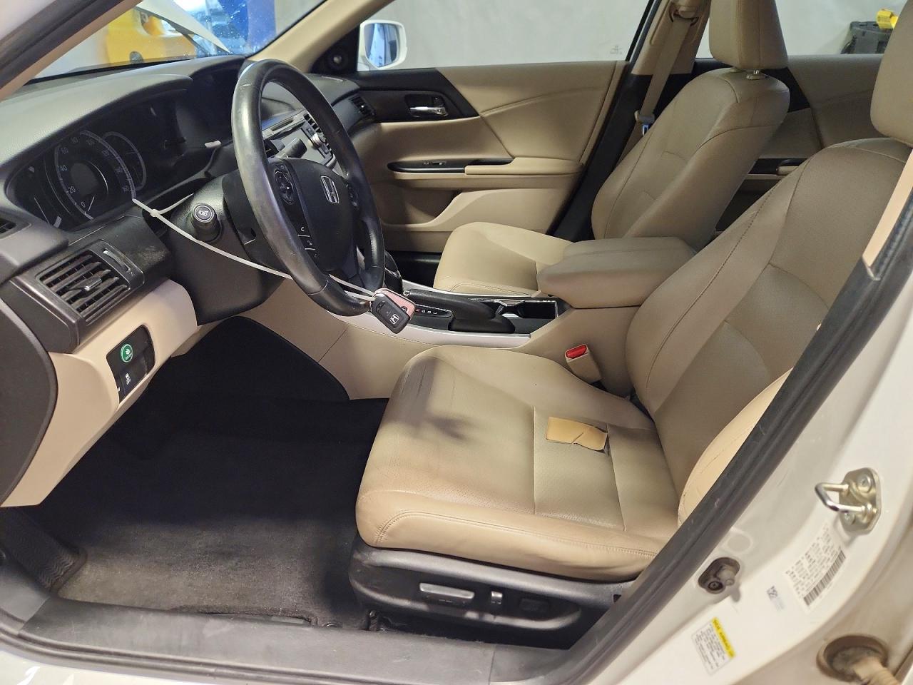 2015 Honda Accord Exl White vin: 1HGCR2F89FA151578