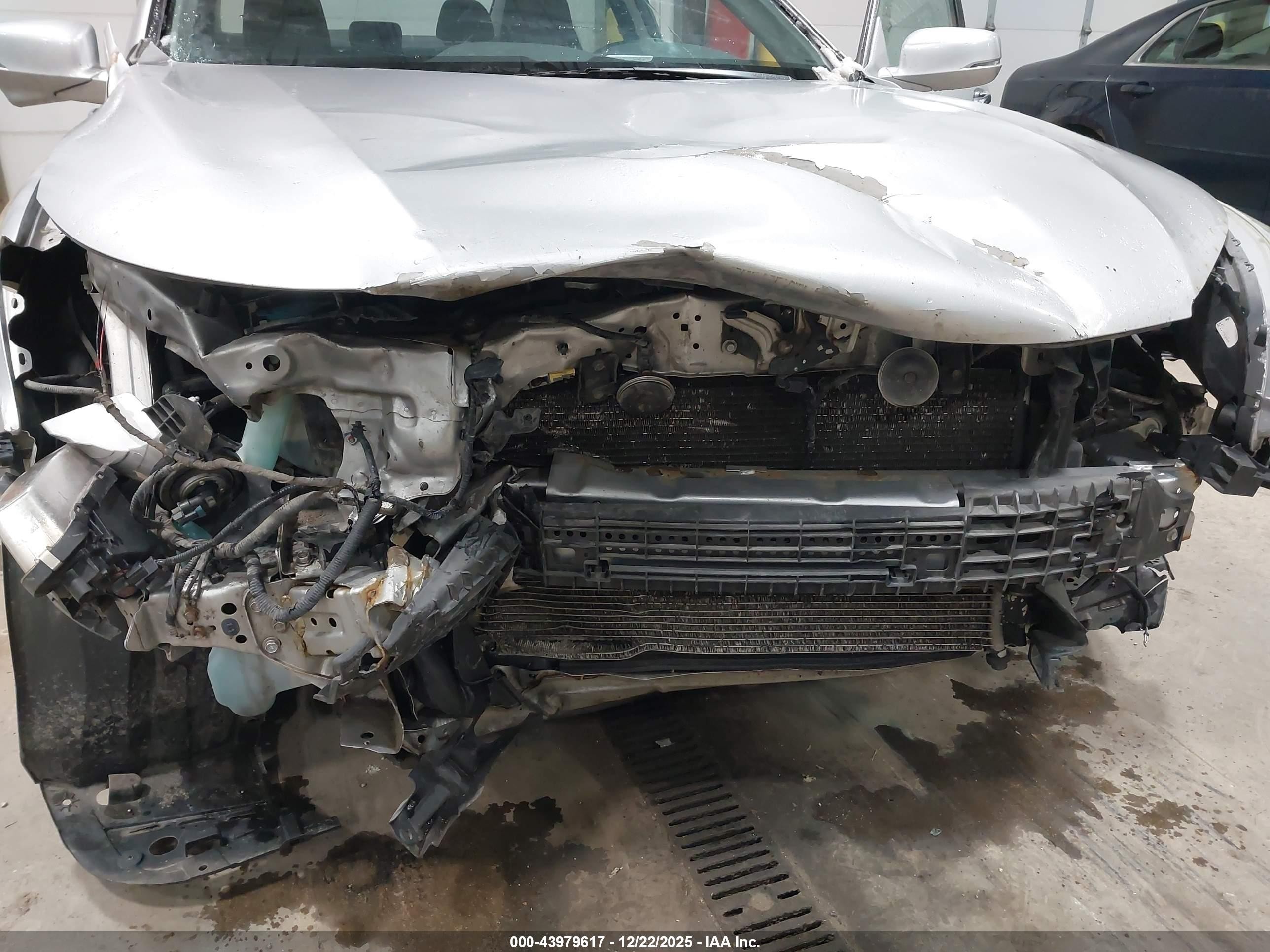 2013 Honda Accord Sdn Ex-l Silver vin: 1HGCR2F8XDA172310