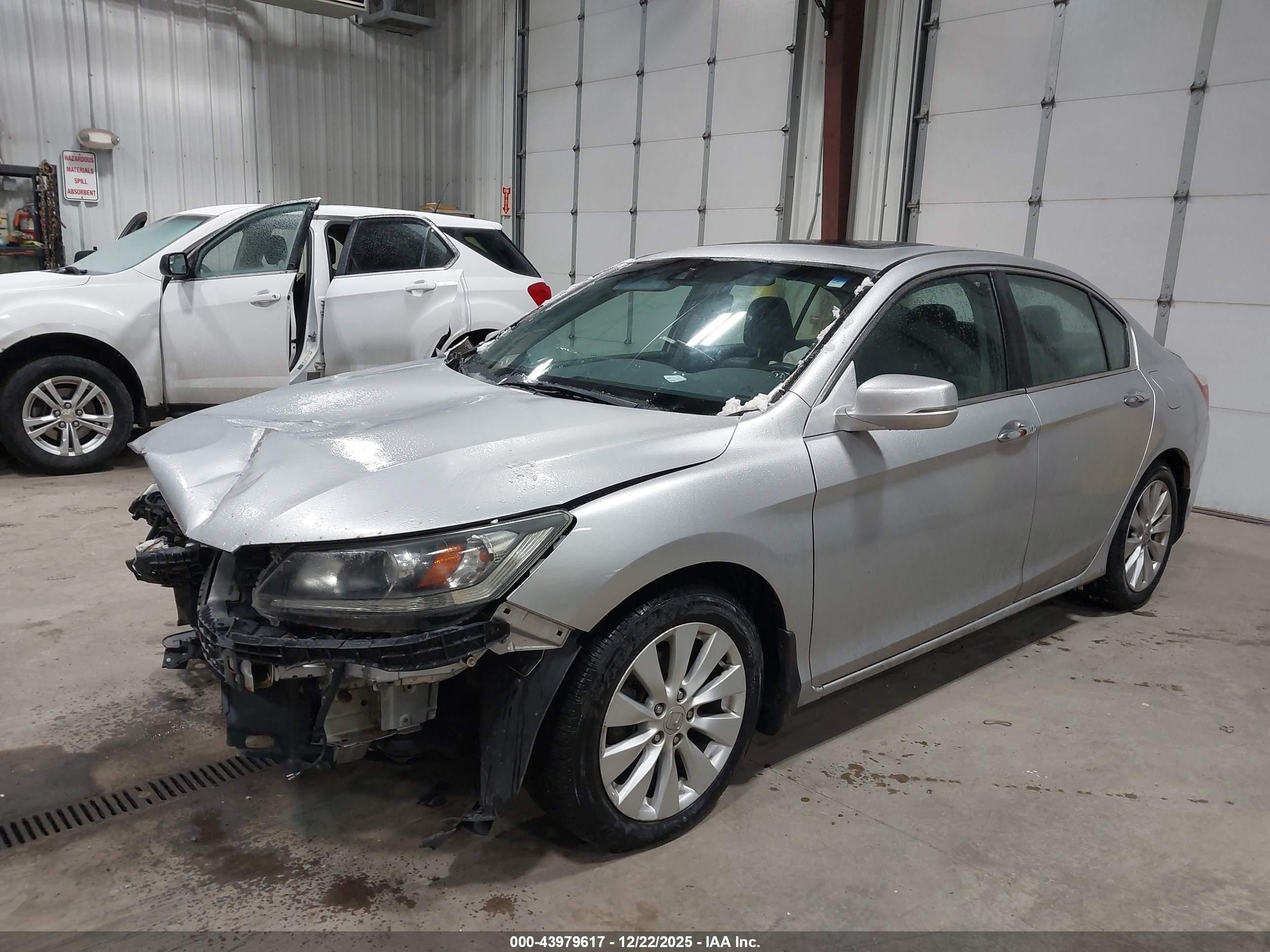 2013 Honda Accord Sdn Ex-l Silver vin: 1HGCR2F8XDA172310