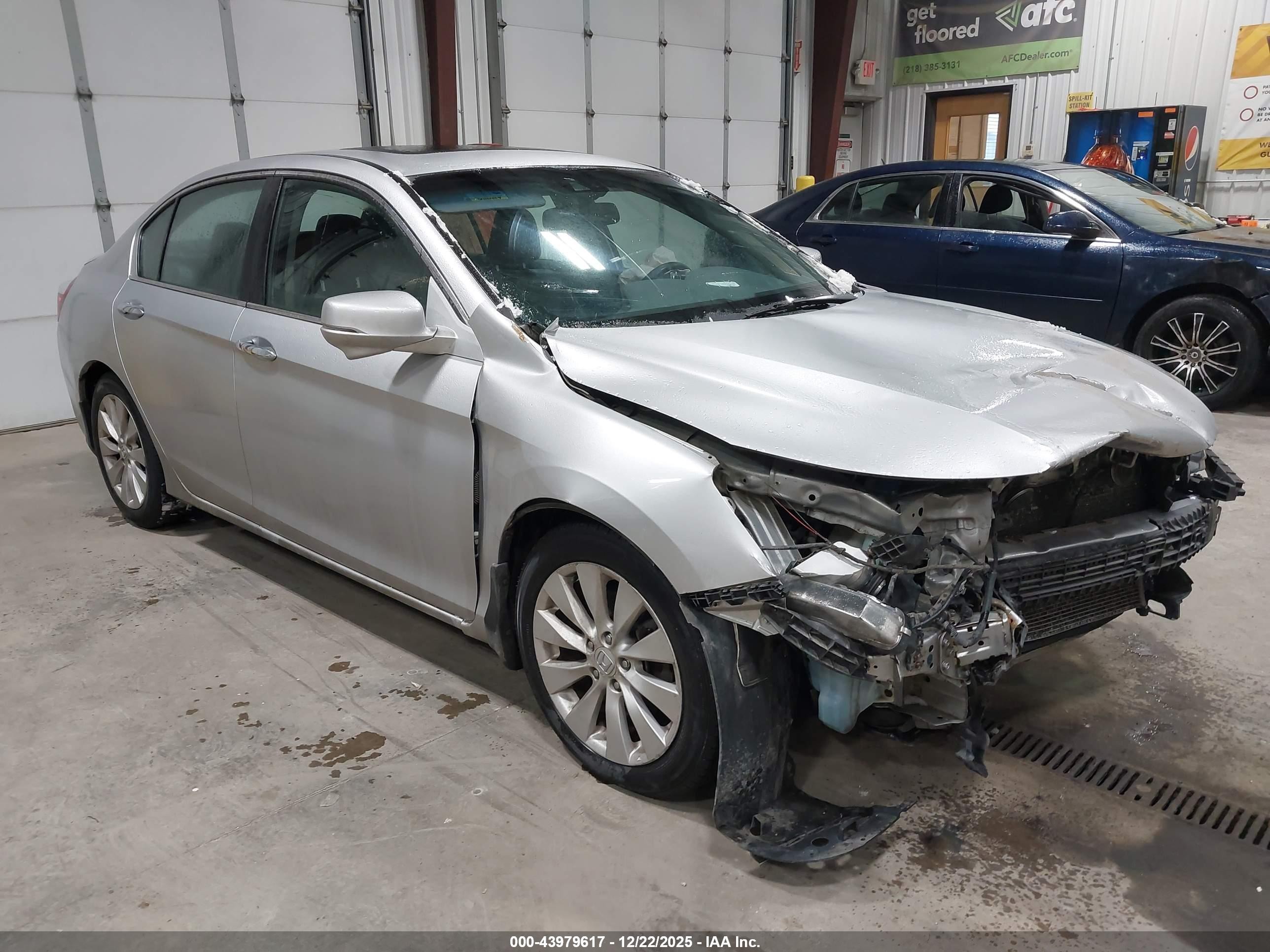 2013 Honda Accord Sdn Ex-l Silver vin: 1HGCR2F8XDA172310