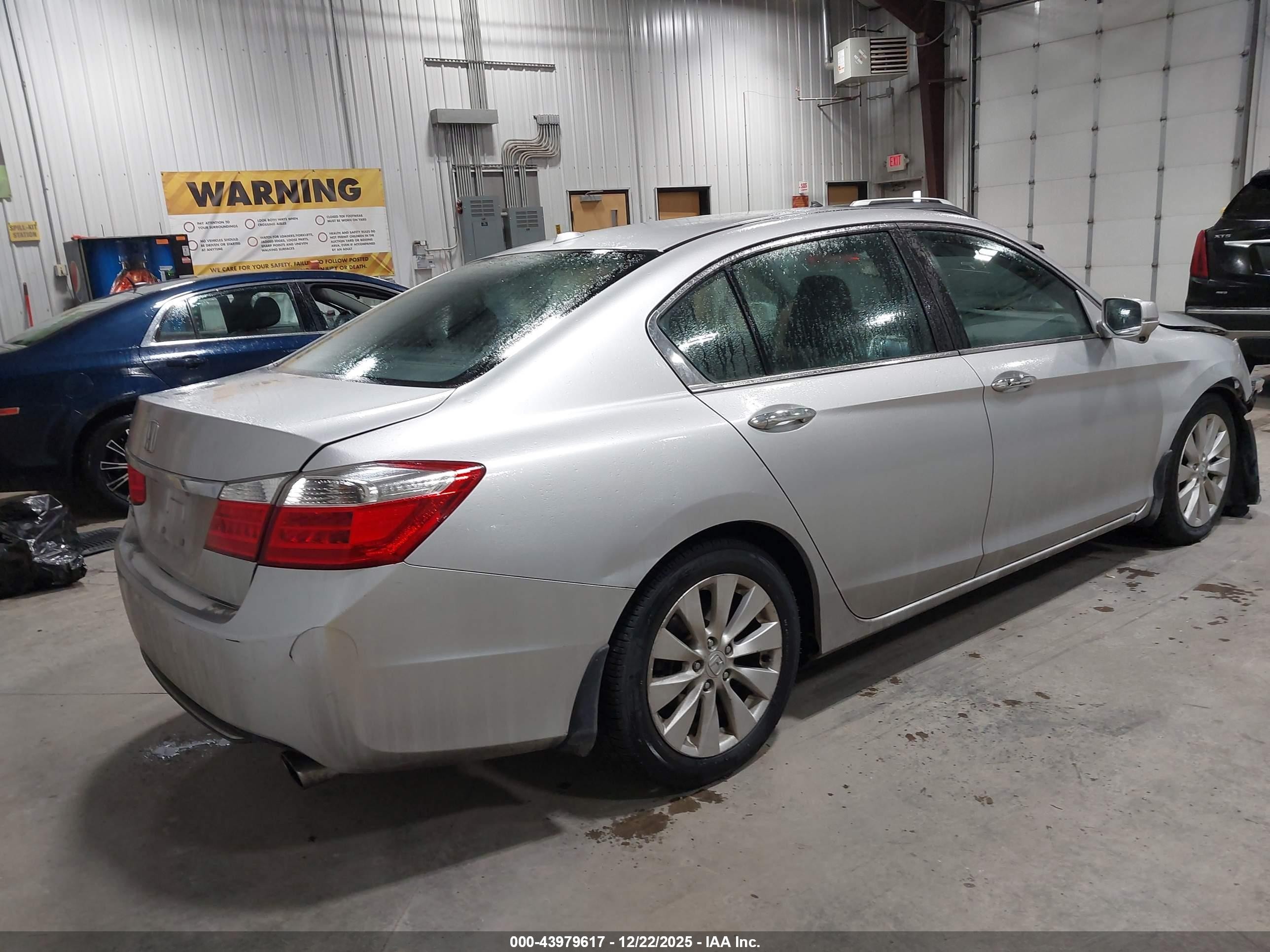 2013 Honda Accord Sdn Ex-l Silver vin: 1HGCR2F8XDA172310
