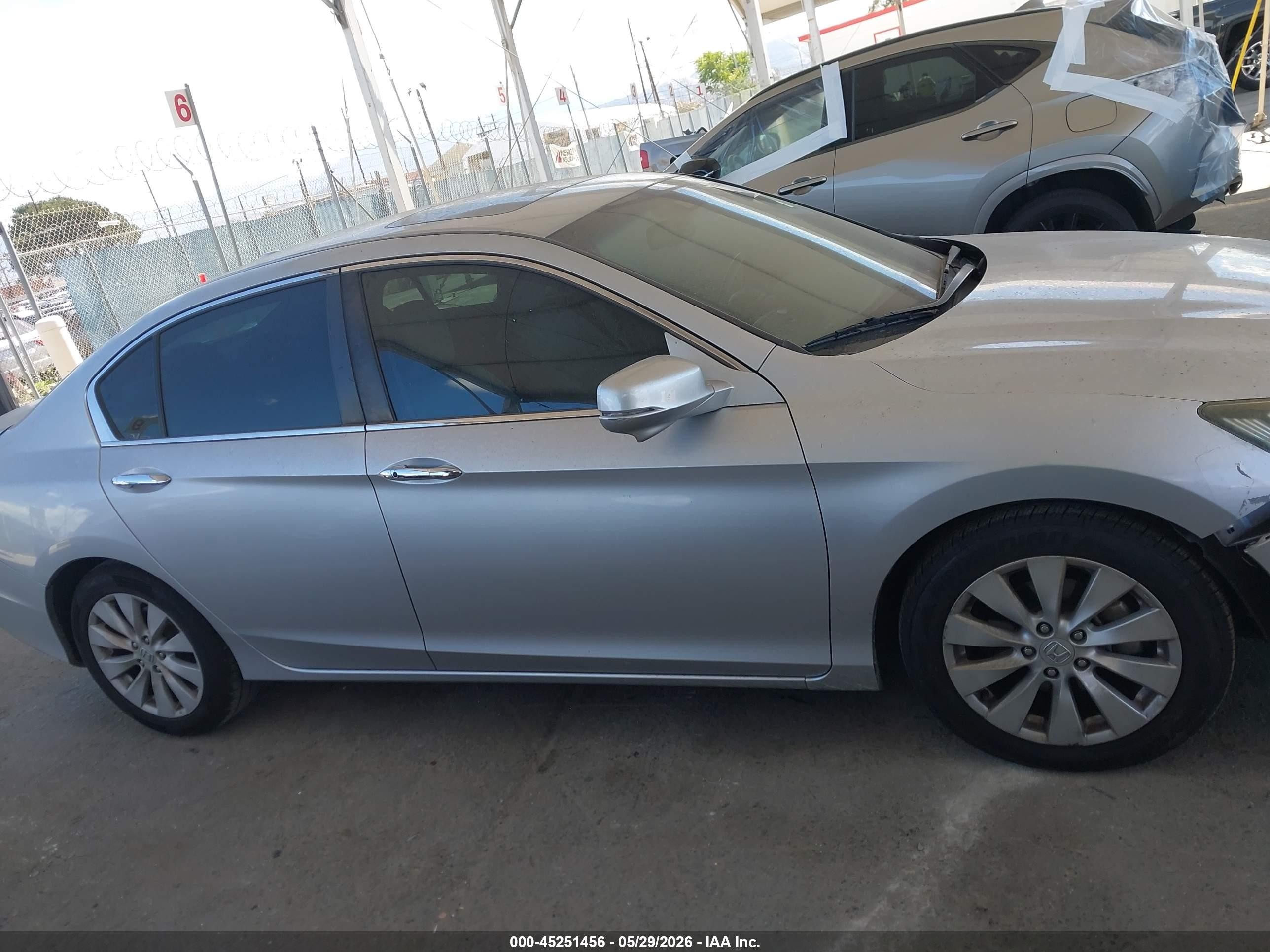 2015 Honda Accord Ex-l Silver vin: 1HGCR2F8XFA152402