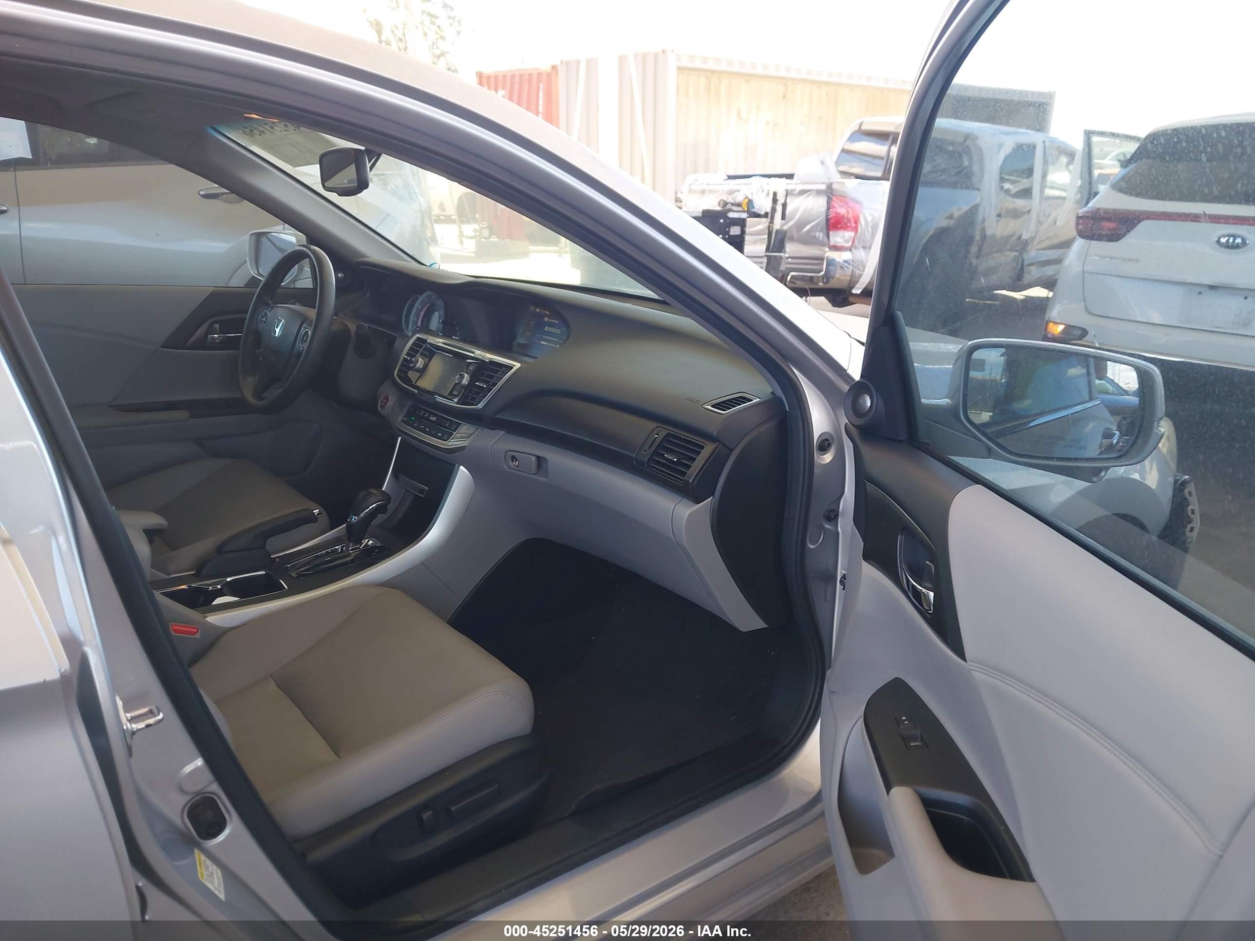 2015 Honda Accord Ex-l Silver vin: 1HGCR2F8XFA152402