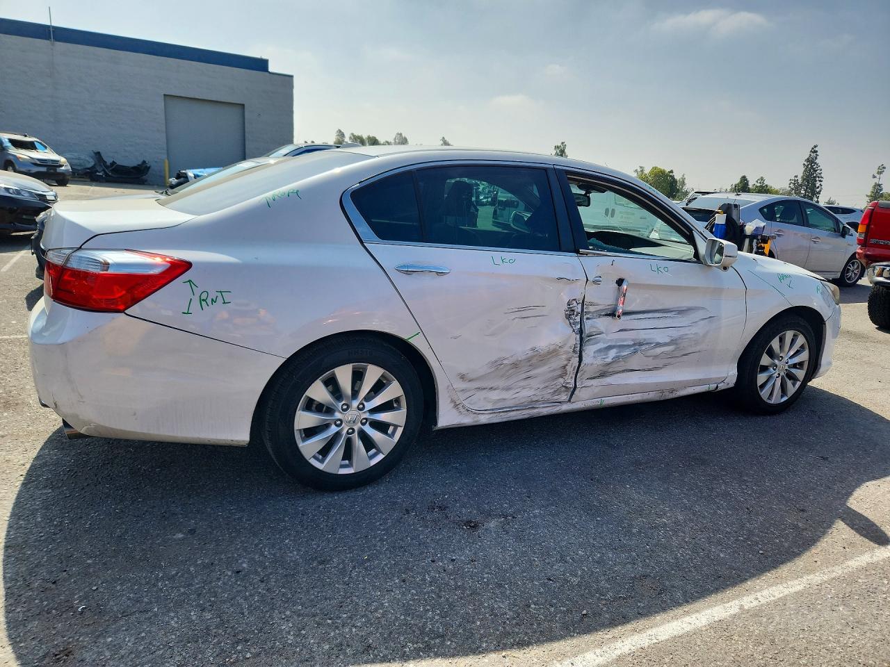 2015 Hond Accord White vin: 1HGCR2F8XFA244237