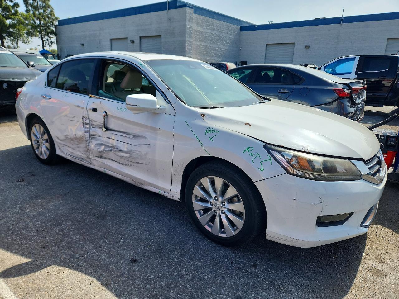 2015 Hond Accord White vin: 1HGCR2F8XFA244237