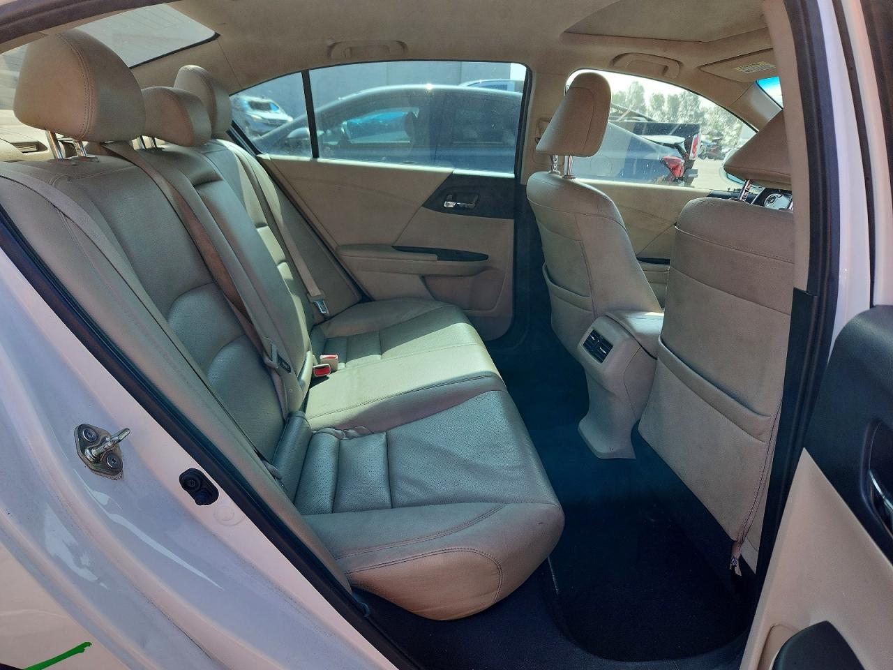 2015 Hond Accord White vin: 1HGCR2F8XFA244237