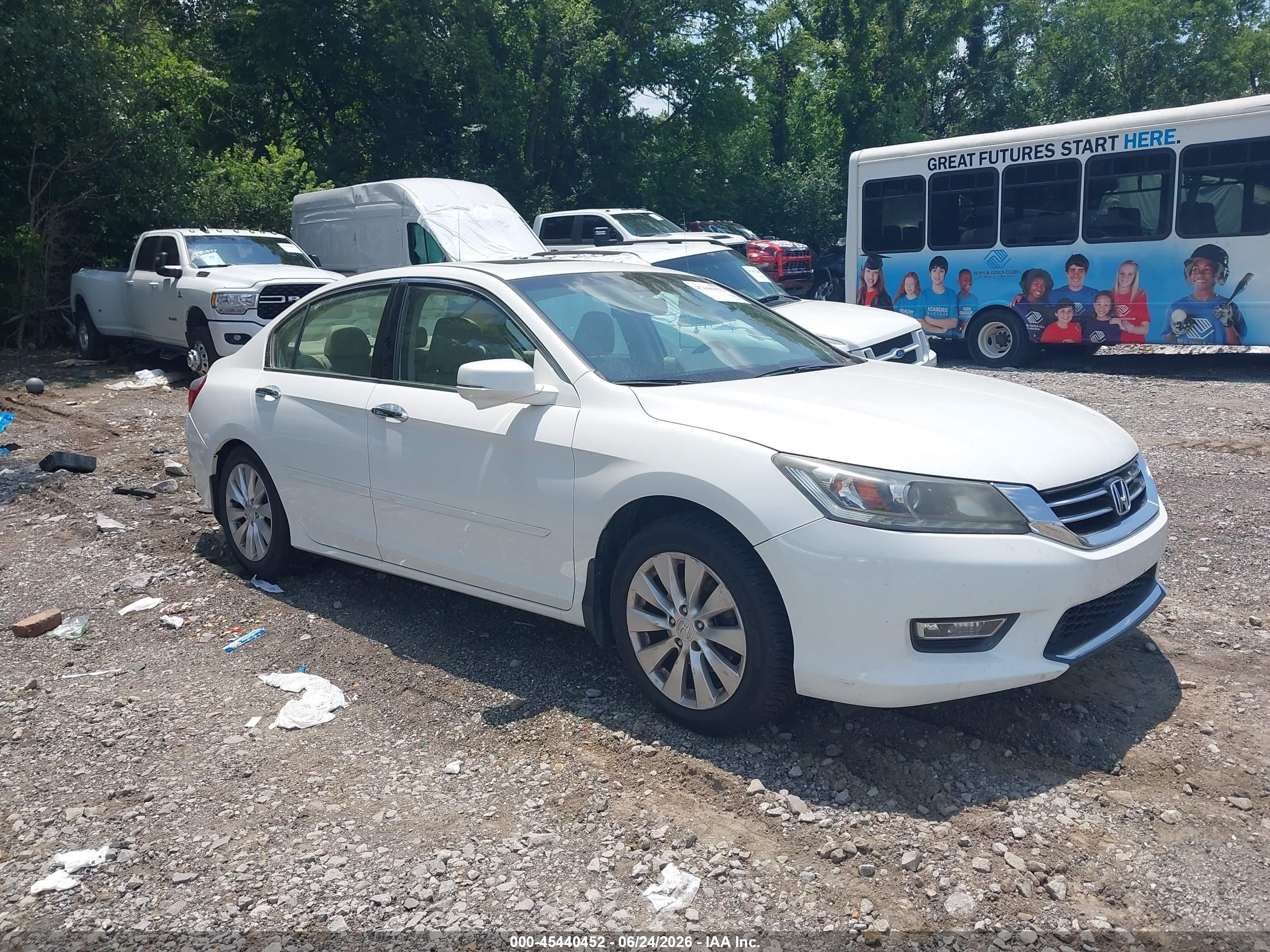 2013 Honda Accord Ex-l V-6 White vin: 1HGCR3F80DA017500