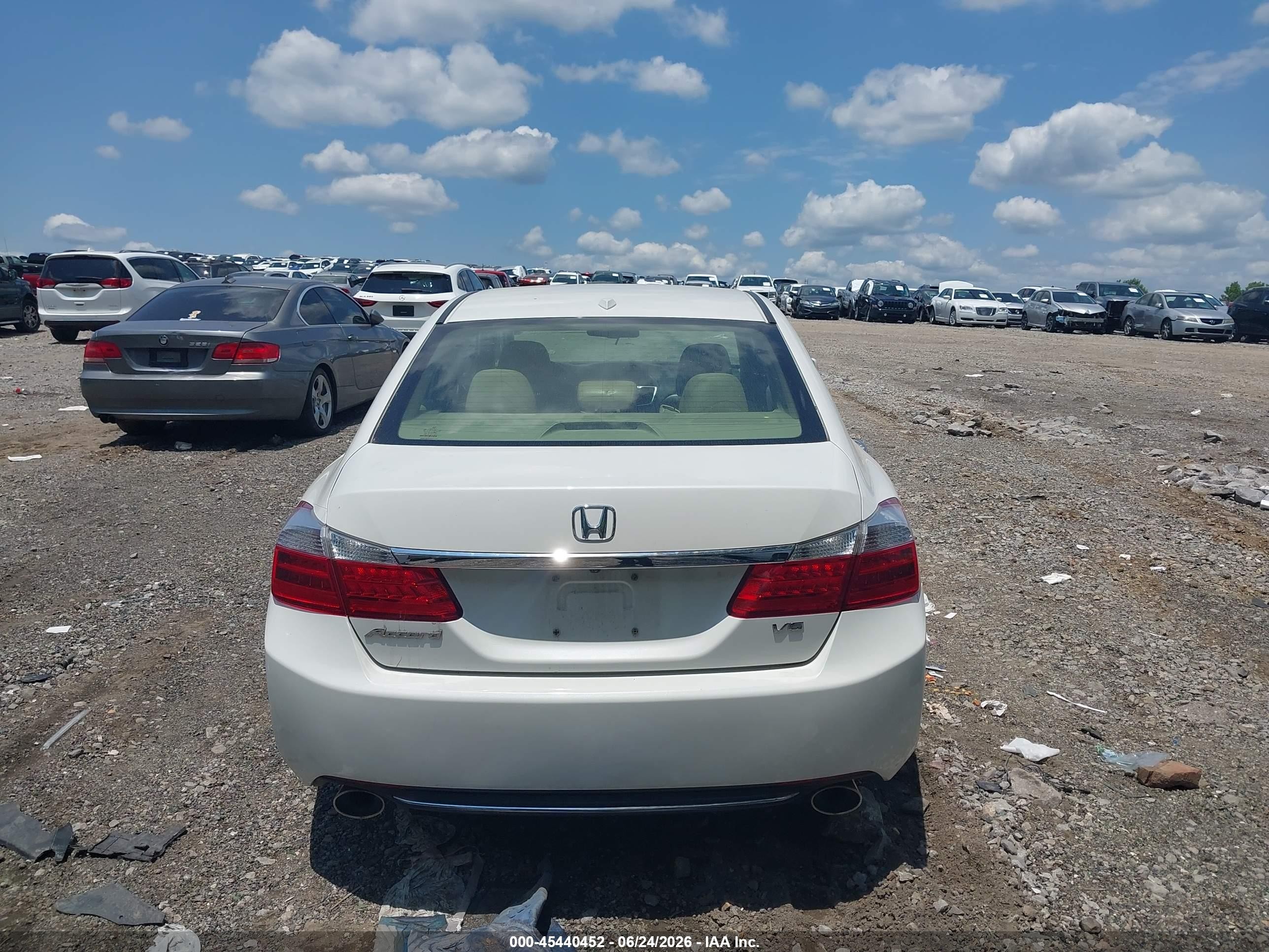 2013 Honda Accord Ex-l V-6 White vin: 1HGCR3F80DA017500
