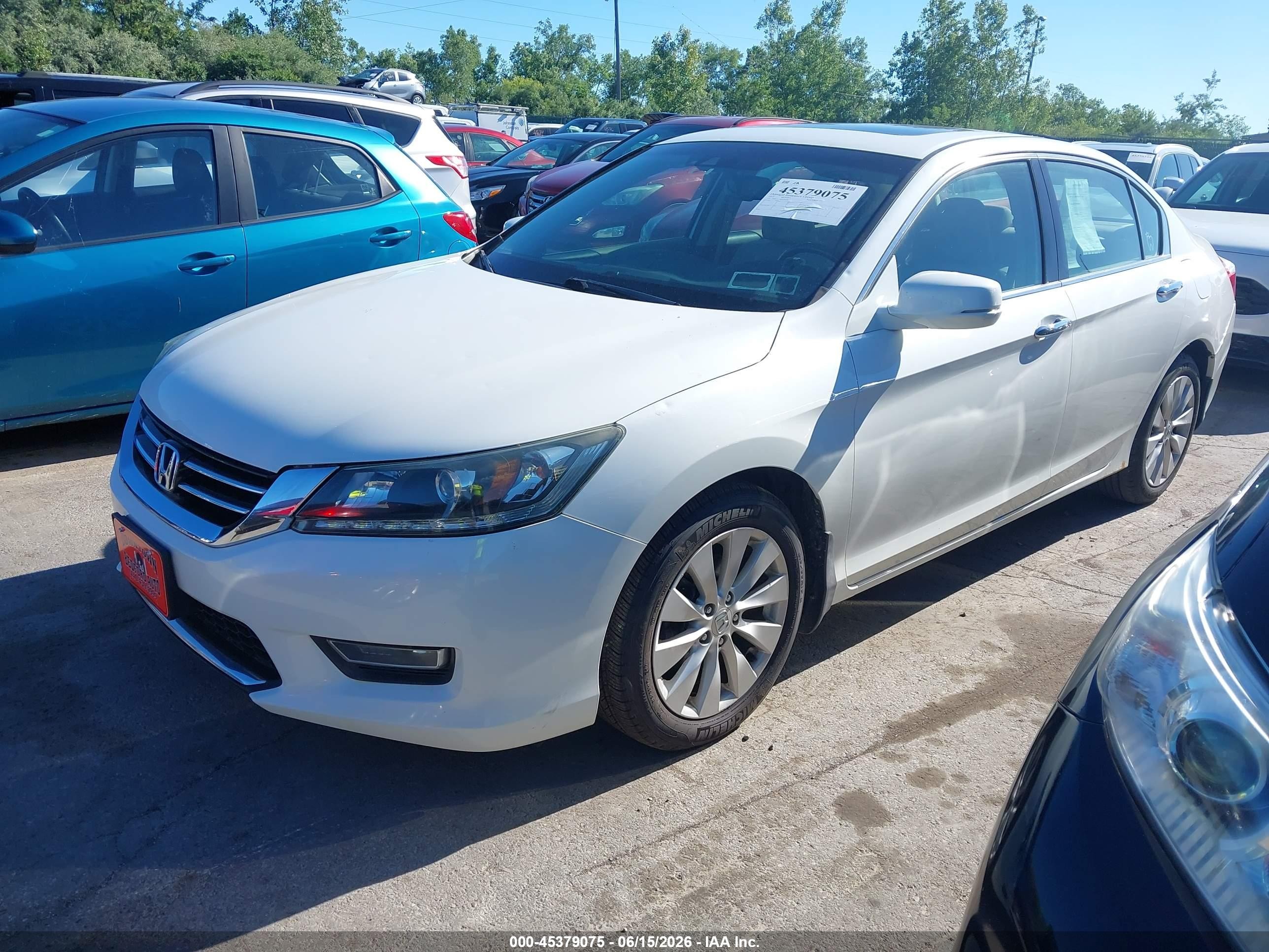 2013 Honda Accord Ex-l V-6 White vin: 1HGCR3F80DA025077