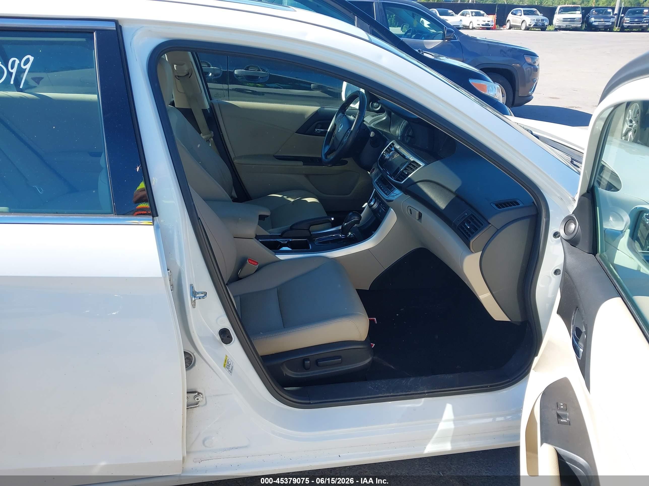 2013 Honda Accord Ex-l V-6 White vin: 1HGCR3F80DA025077