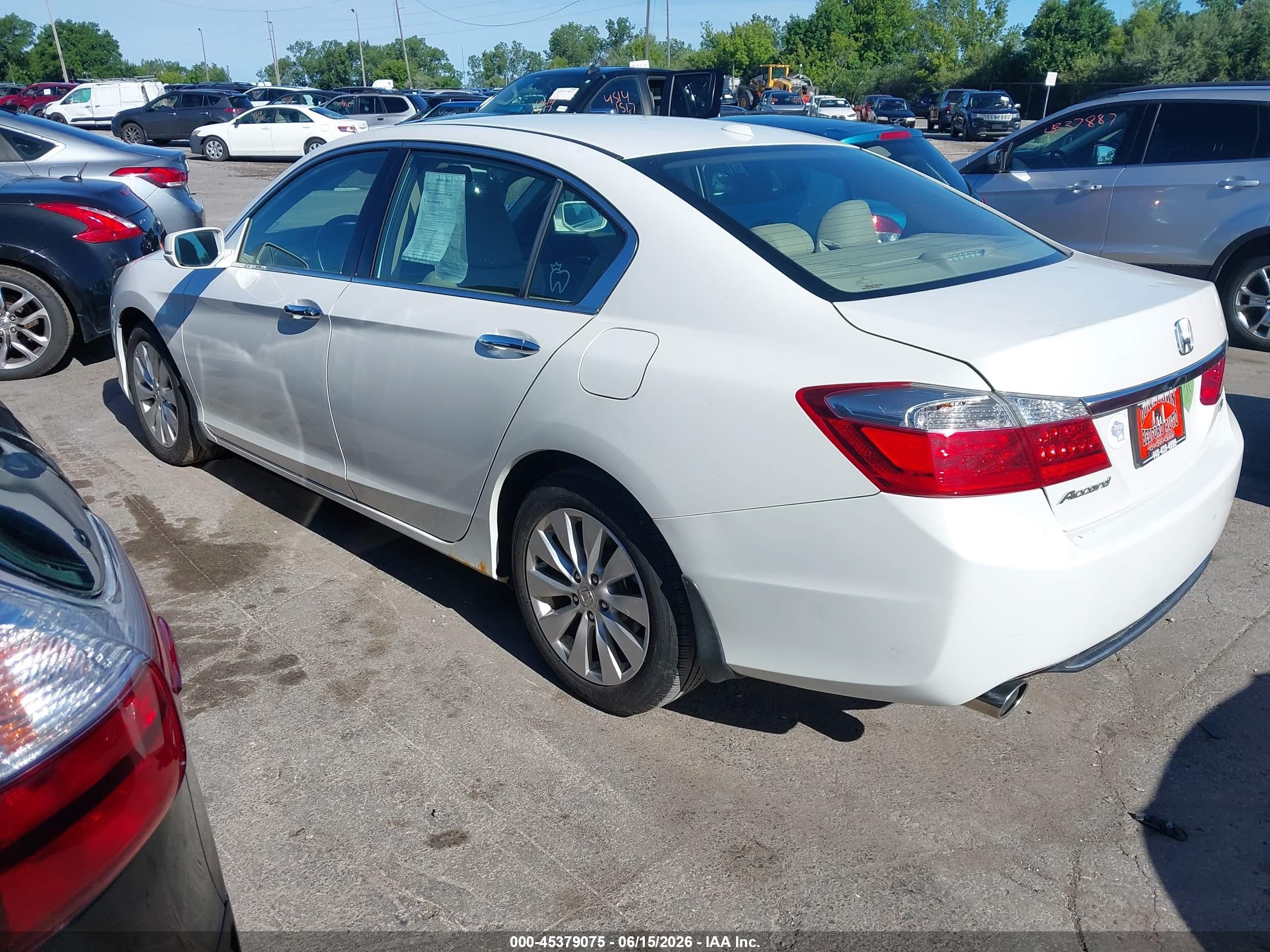 2013 Honda Accord Ex-l V-6 White vin: 1HGCR3F80DA025077