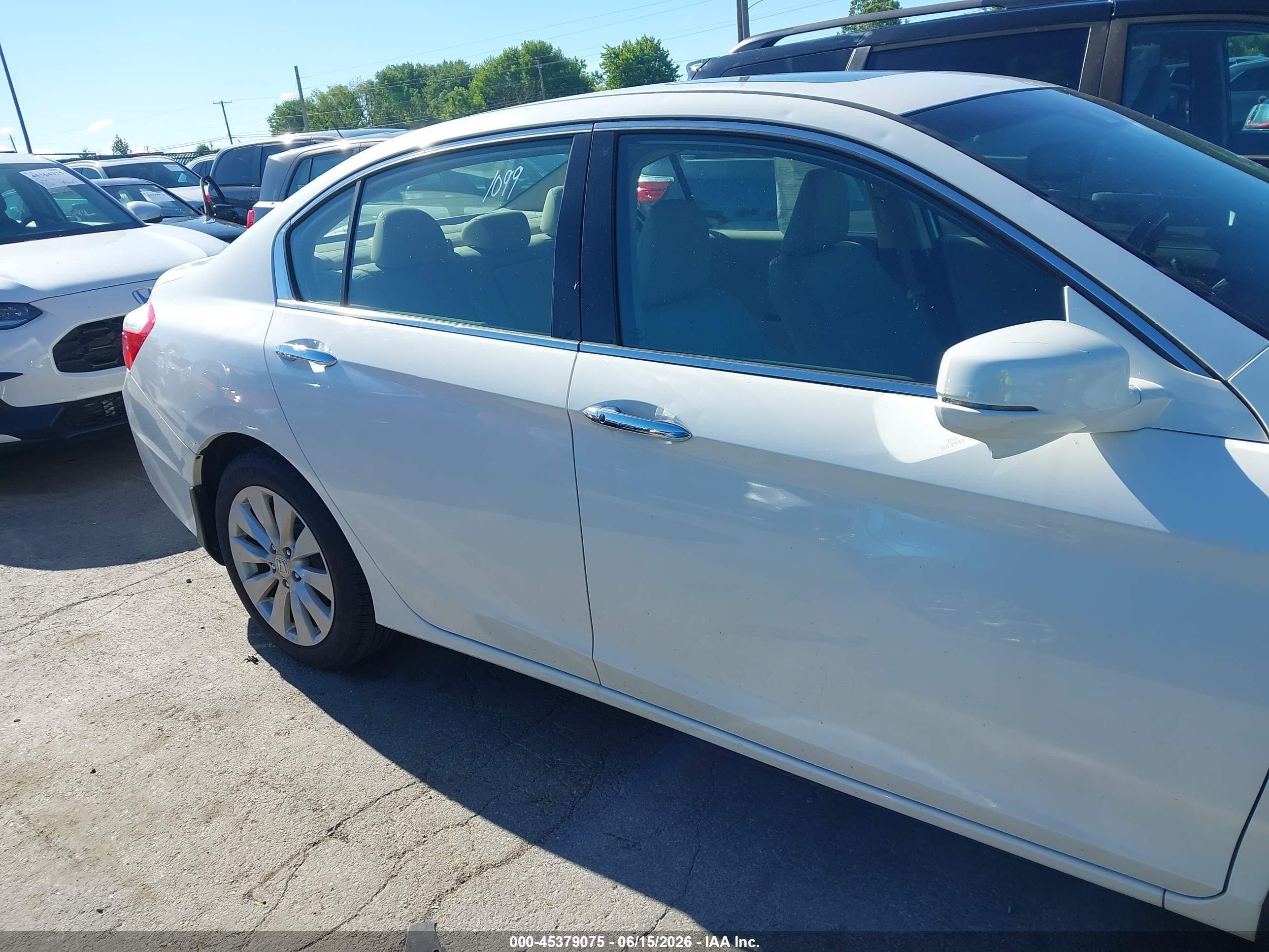 2013 Honda Accord Ex-l V-6 White vin: 1HGCR3F80DA025077