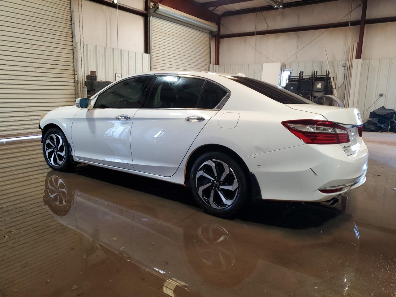 2017 Honda Accord Exl White vin: 1HGCR3F80HA014490 Damage: Left Qtr Panel, Dent(S) W/ Paint Dmg, 4 To 5 Inches