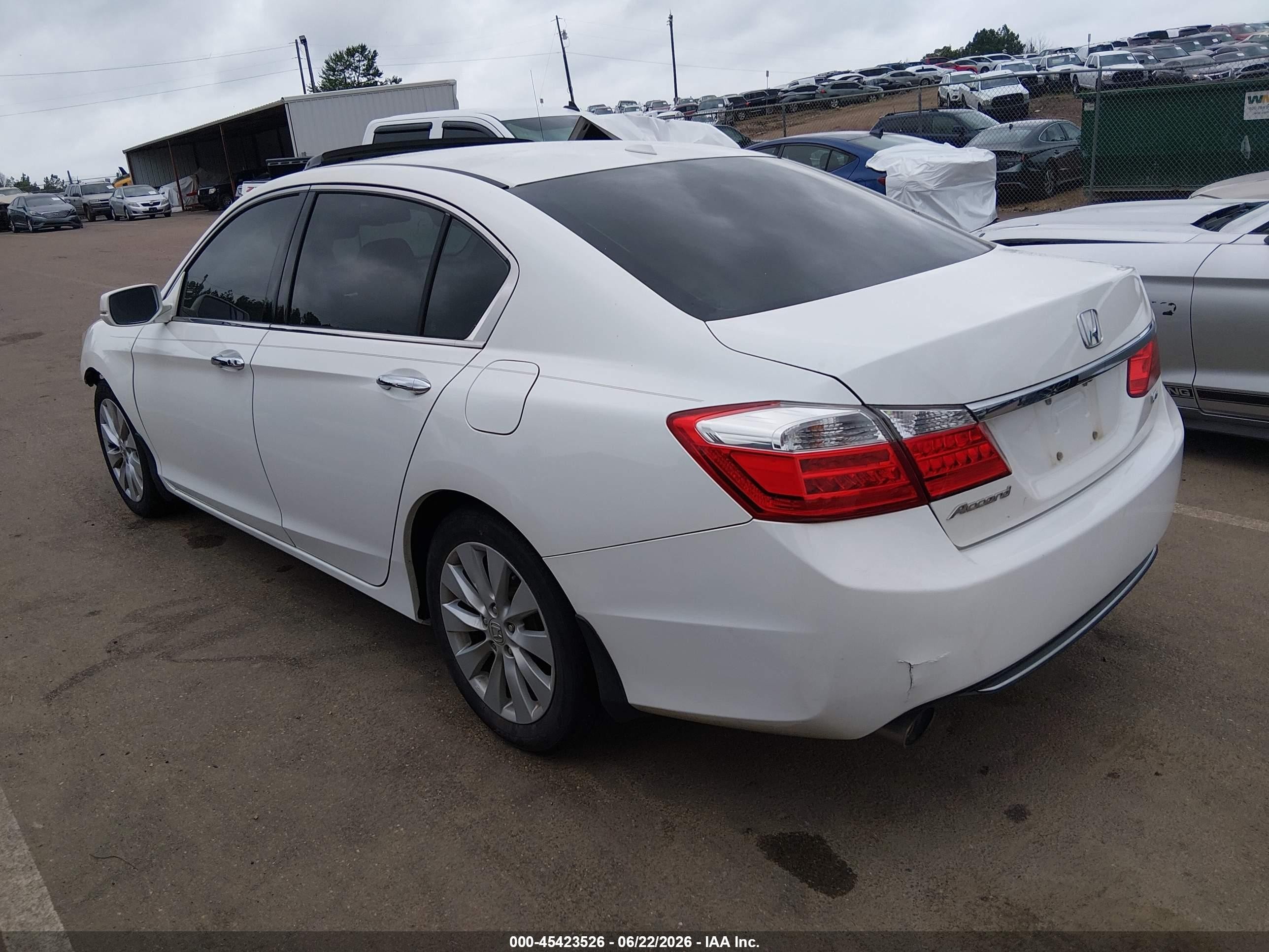 2013 Honda Accord Ex-l V-6 White vin: 1HGCR3F81DA017456
