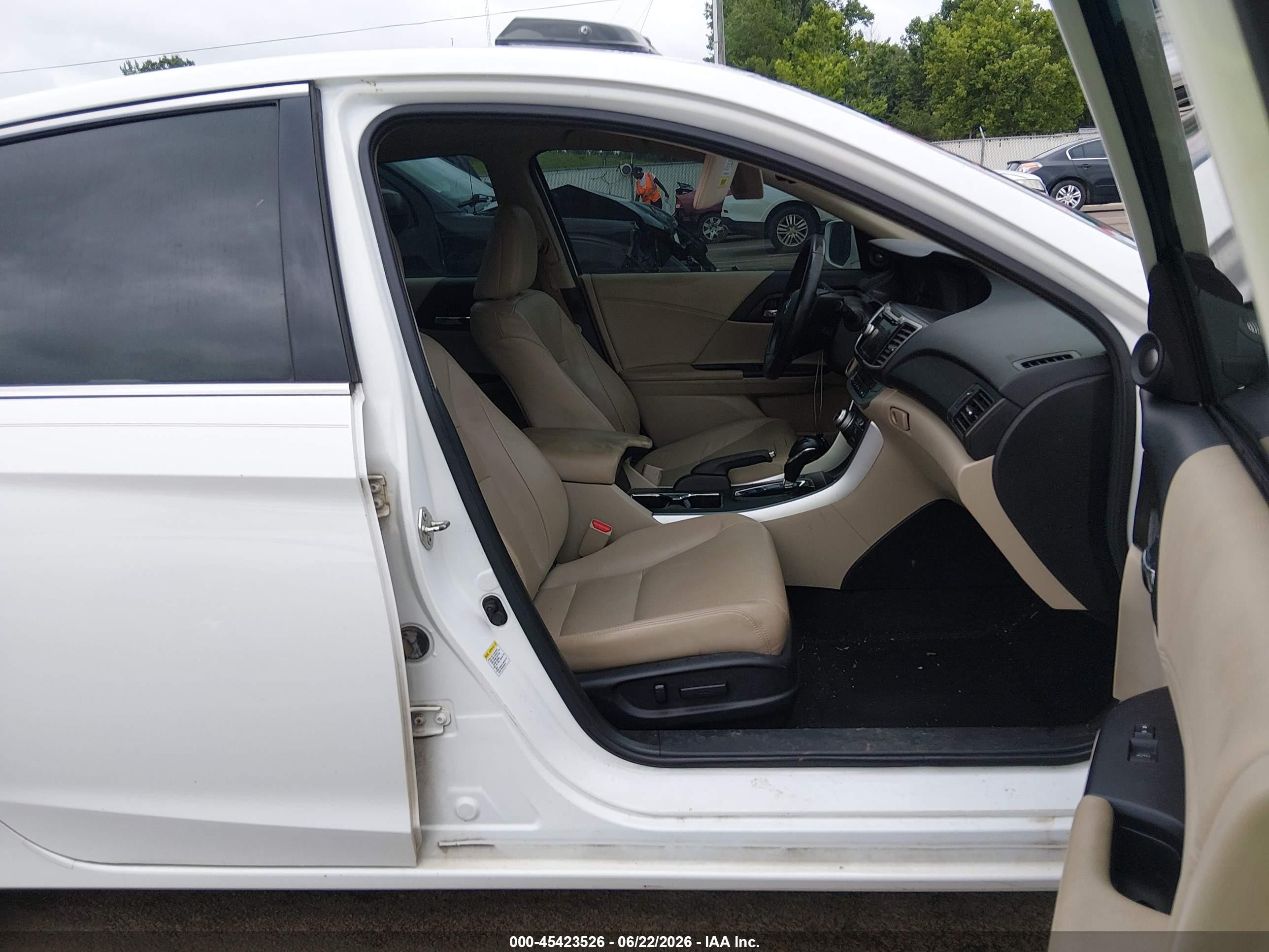 2013 Honda Accord Ex-l V-6 White vin: 1HGCR3F81DA017456