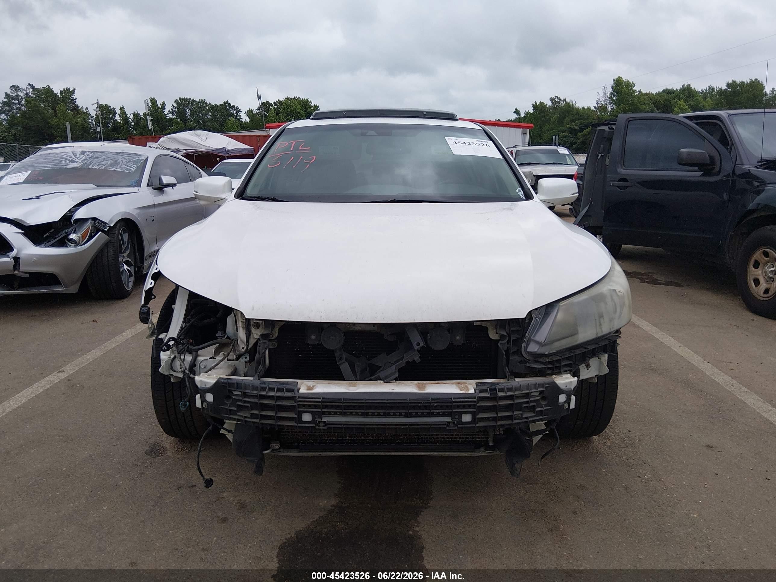 2013 Honda Accord Ex-l V-6 White vin: 1HGCR3F81DA017456