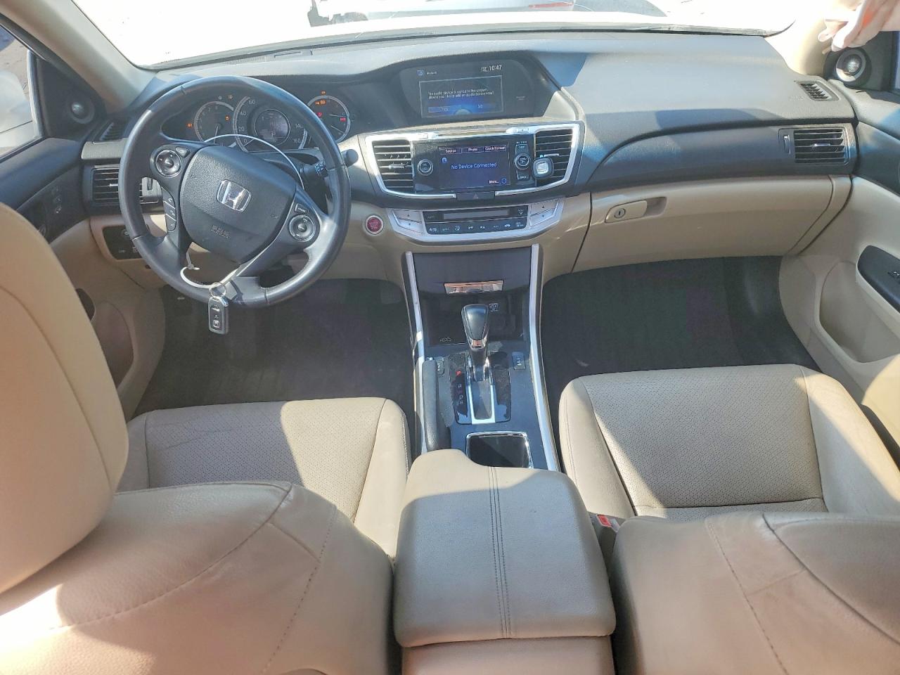 2013 Honda Accord White vin: 1HGCR3F81DA023421