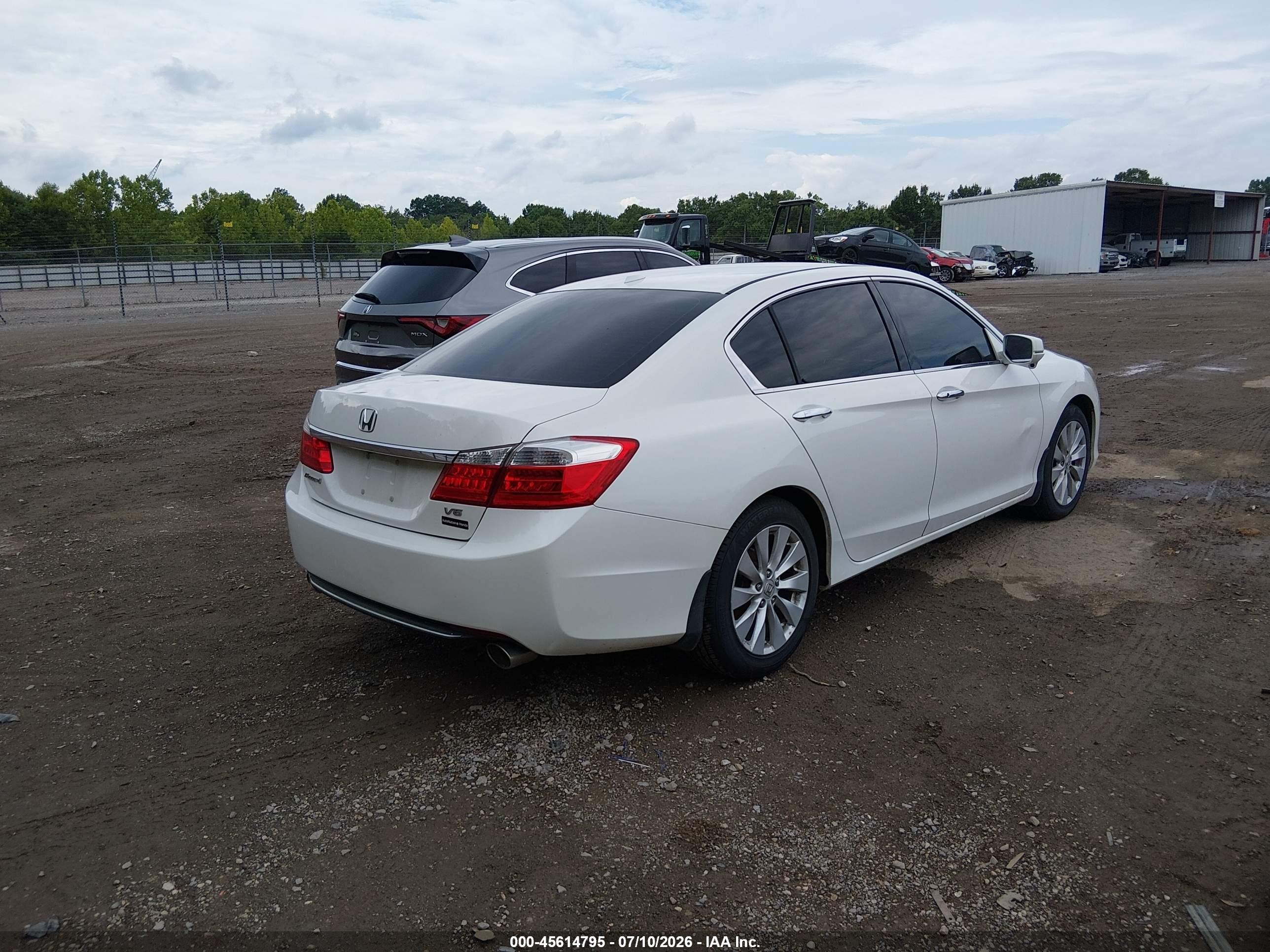 2013 Honda Accord Ex-l V-6 White vin: 1HGCR3F81DA035732