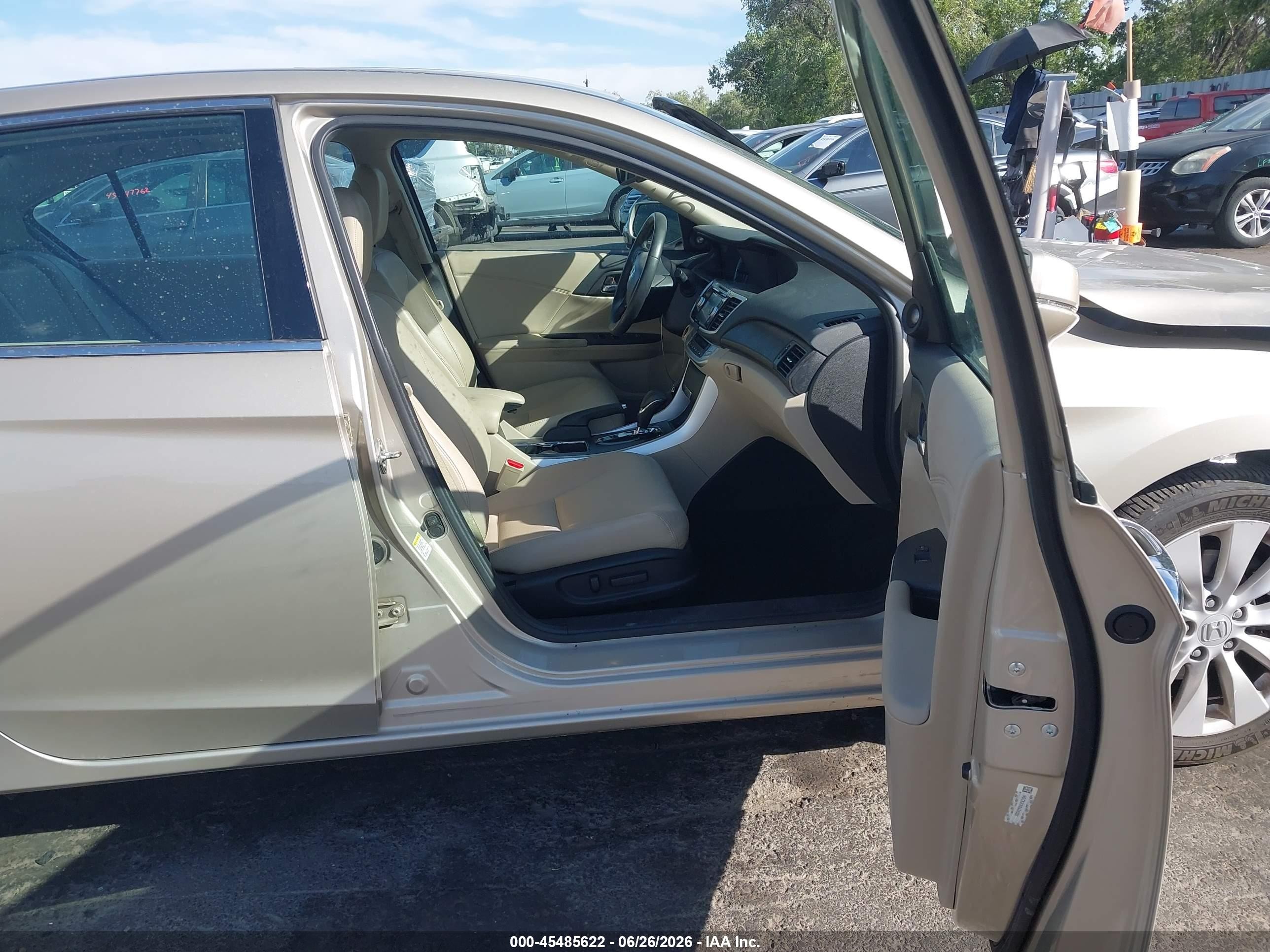 2014 Honda Accord Ex-l V-6 Cream vin: 1HGCR3F81EA040351