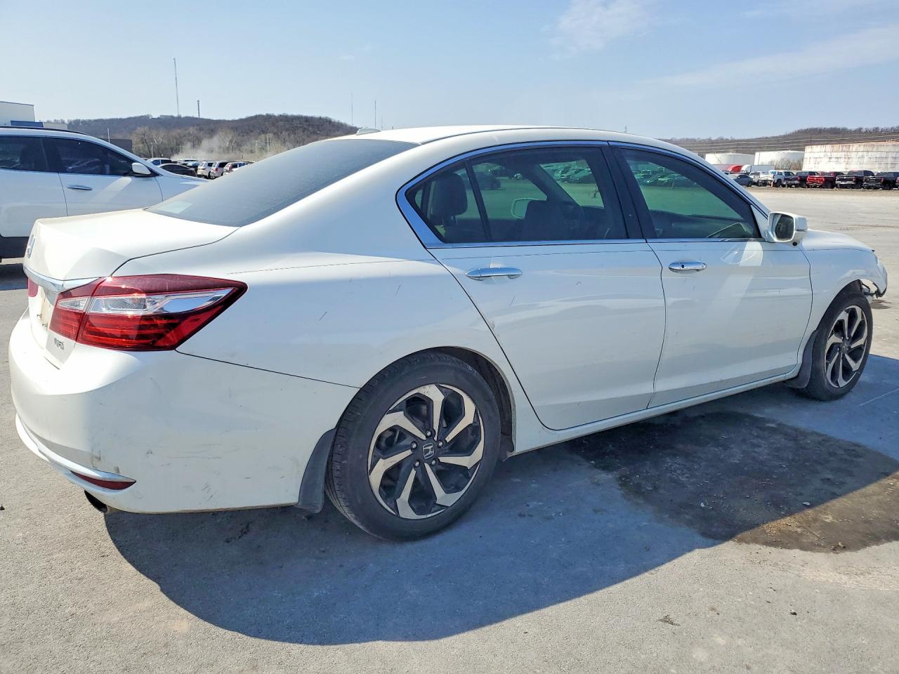 2017 Honda Accord Exl White vin: 1HGCR3F81HA013820