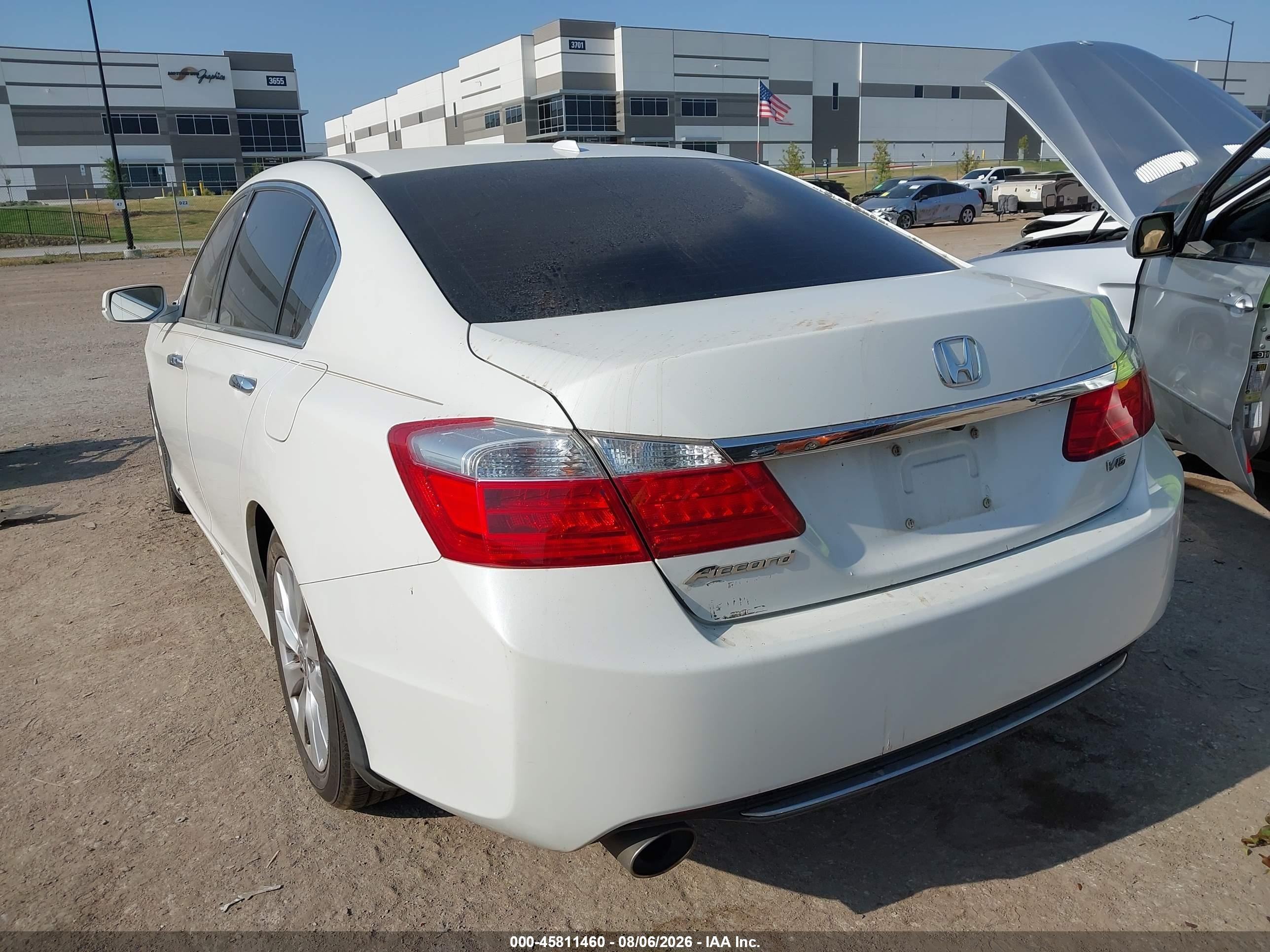 2013 Honda Accord Ex-l V-6 White vin: 1HGCR3F82DA002738