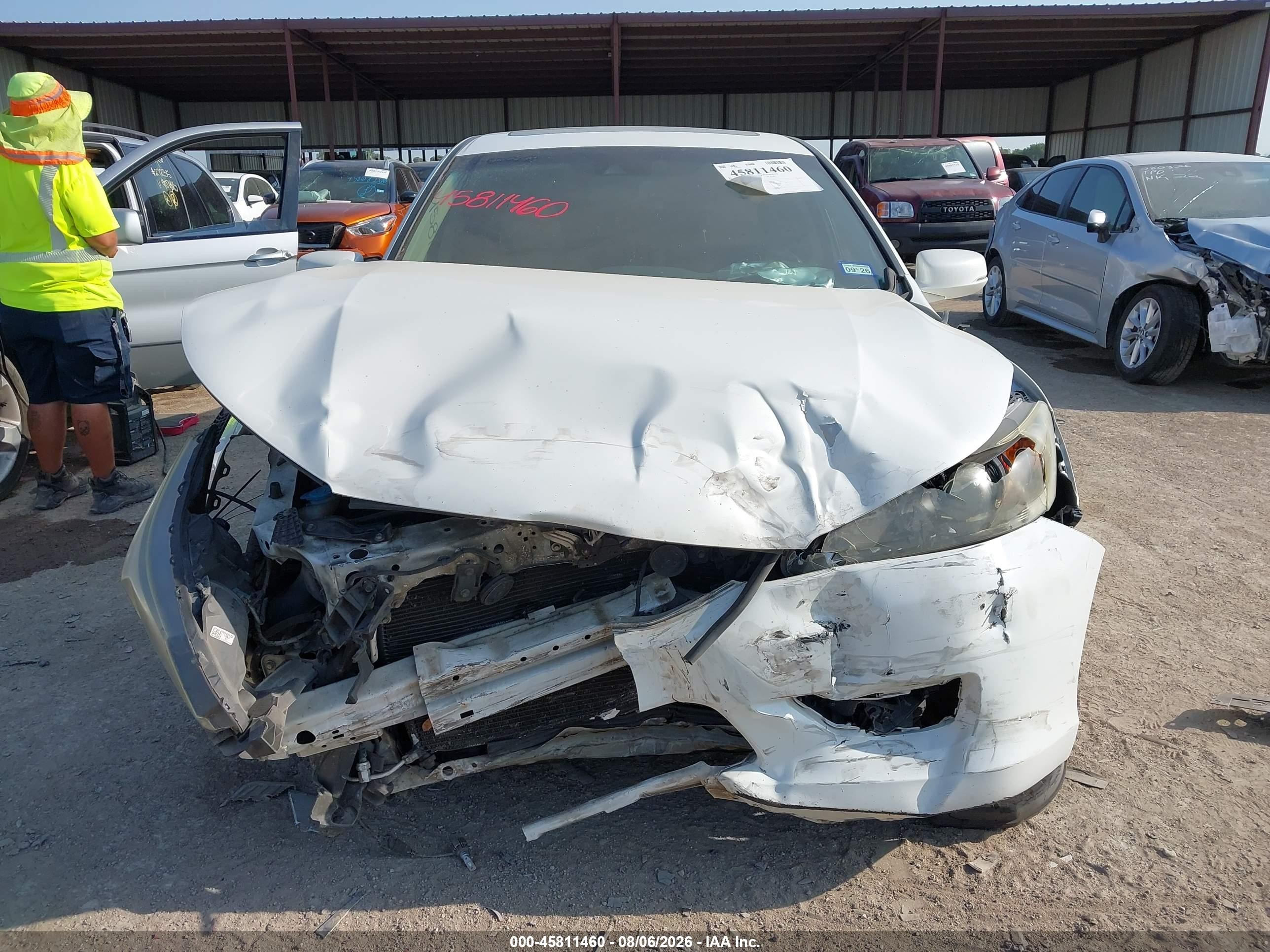 2013 Honda Accord Ex-l V-6 White vin: 1HGCR3F82DA002738