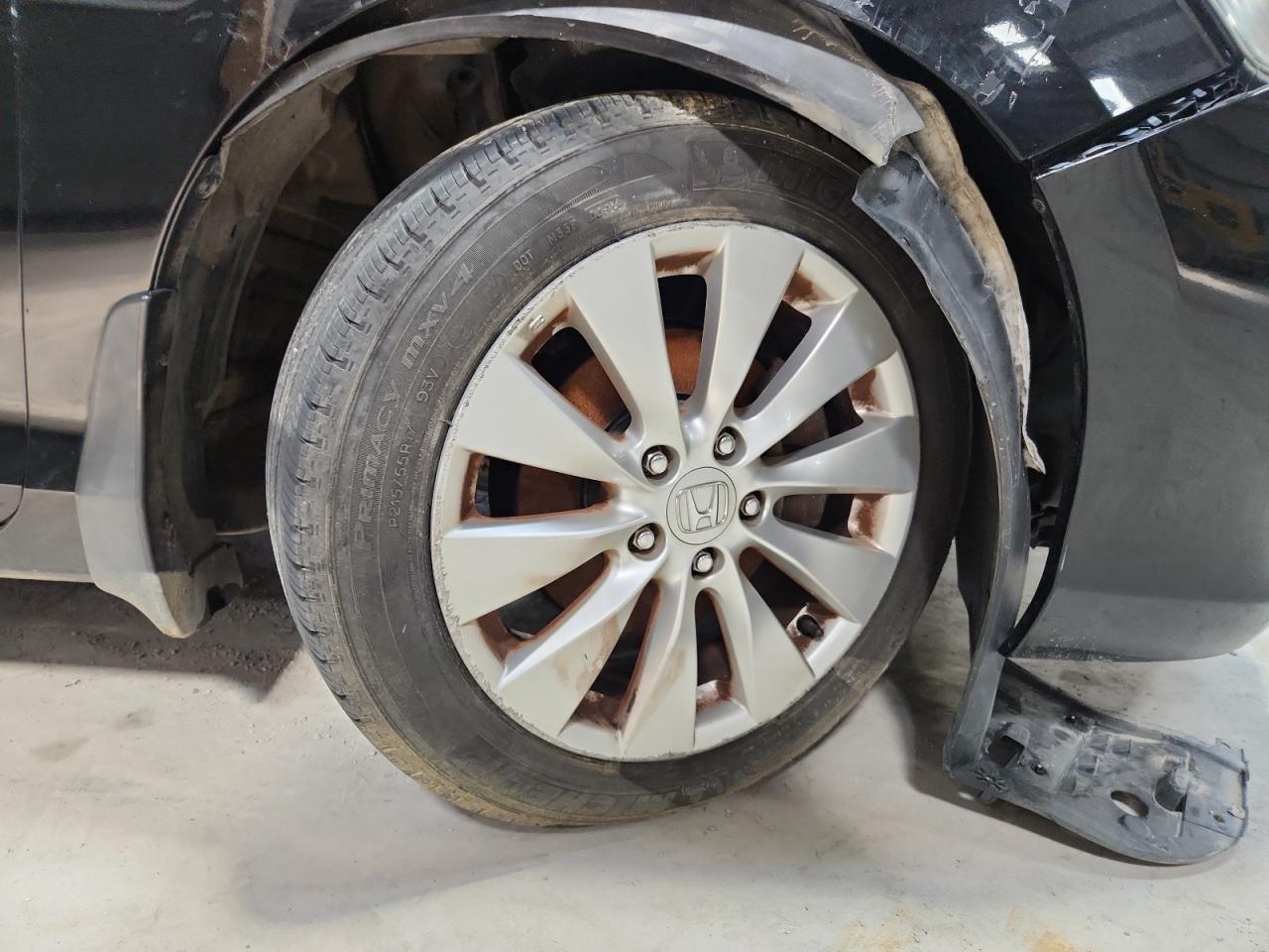 2013 Honda Accord Exl Черный vin: 1HGCR3F82DA005297 Damage: Right Front Wheel, Curb Rash, > 12 Inches