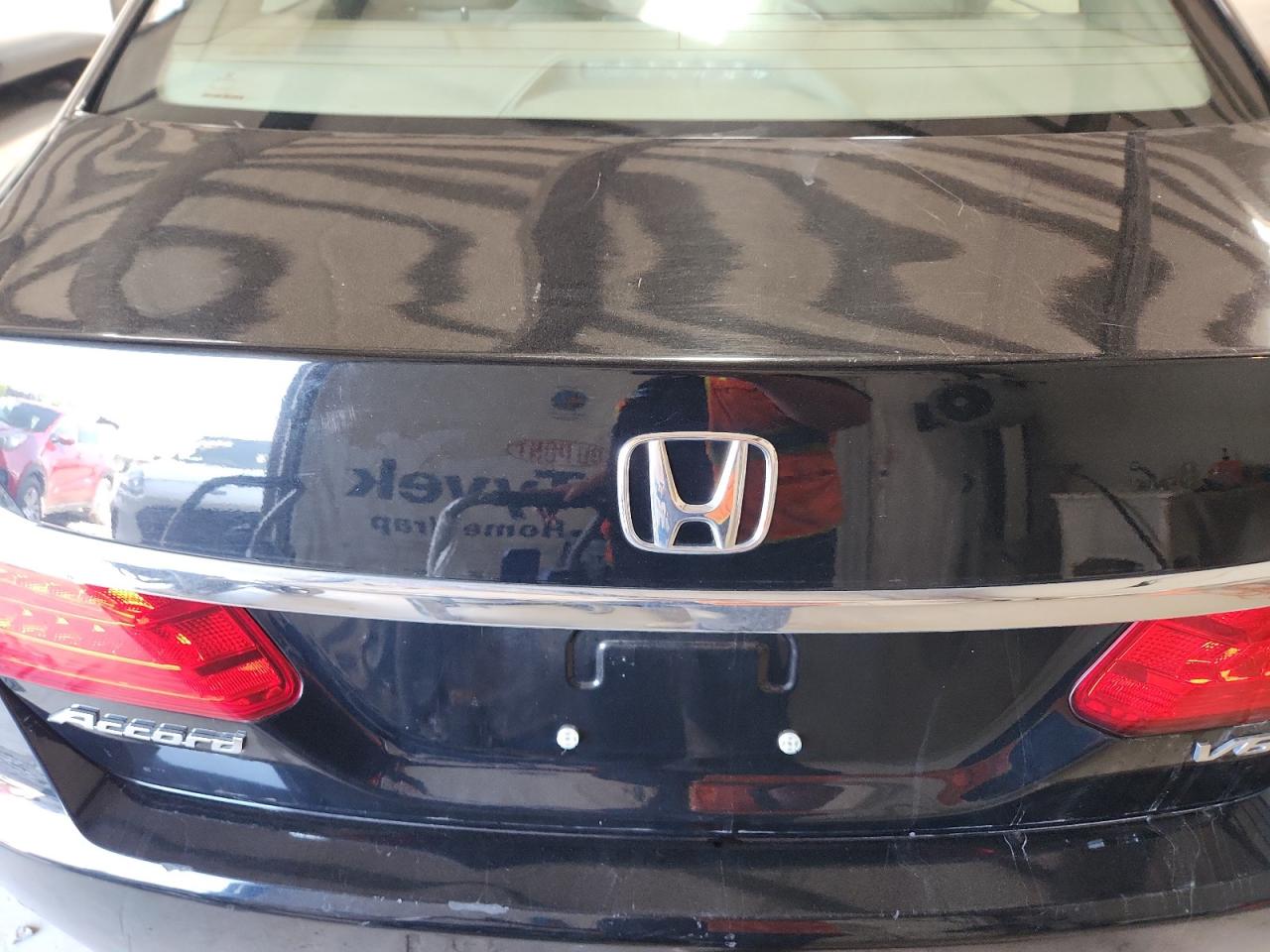 2013 Honda Accord Exl Черный vin: 1HGCR3F82DA005297 Damage: Deck Lid, Heavy Scratch, > 12 Inches