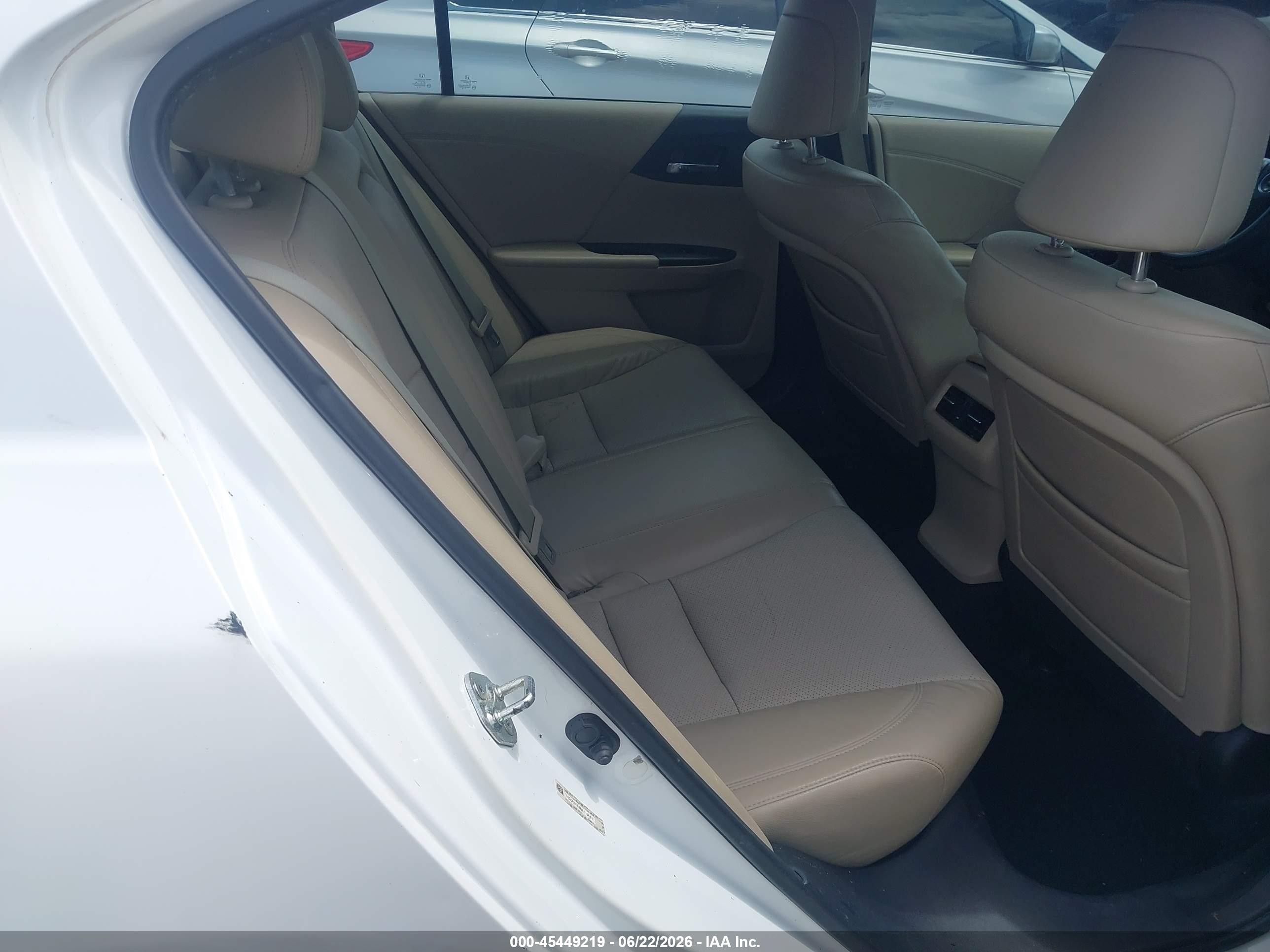 2013 Honda Accord Ex-l V-6 White vin: 1HGCR3F82DA019667
