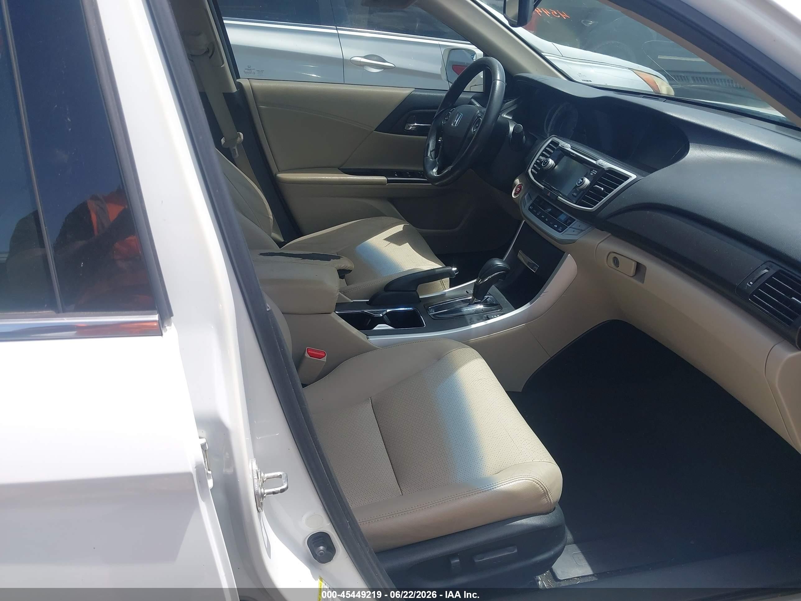 2013 Honda Accord Ex-l V-6 White vin: 1HGCR3F82DA019667