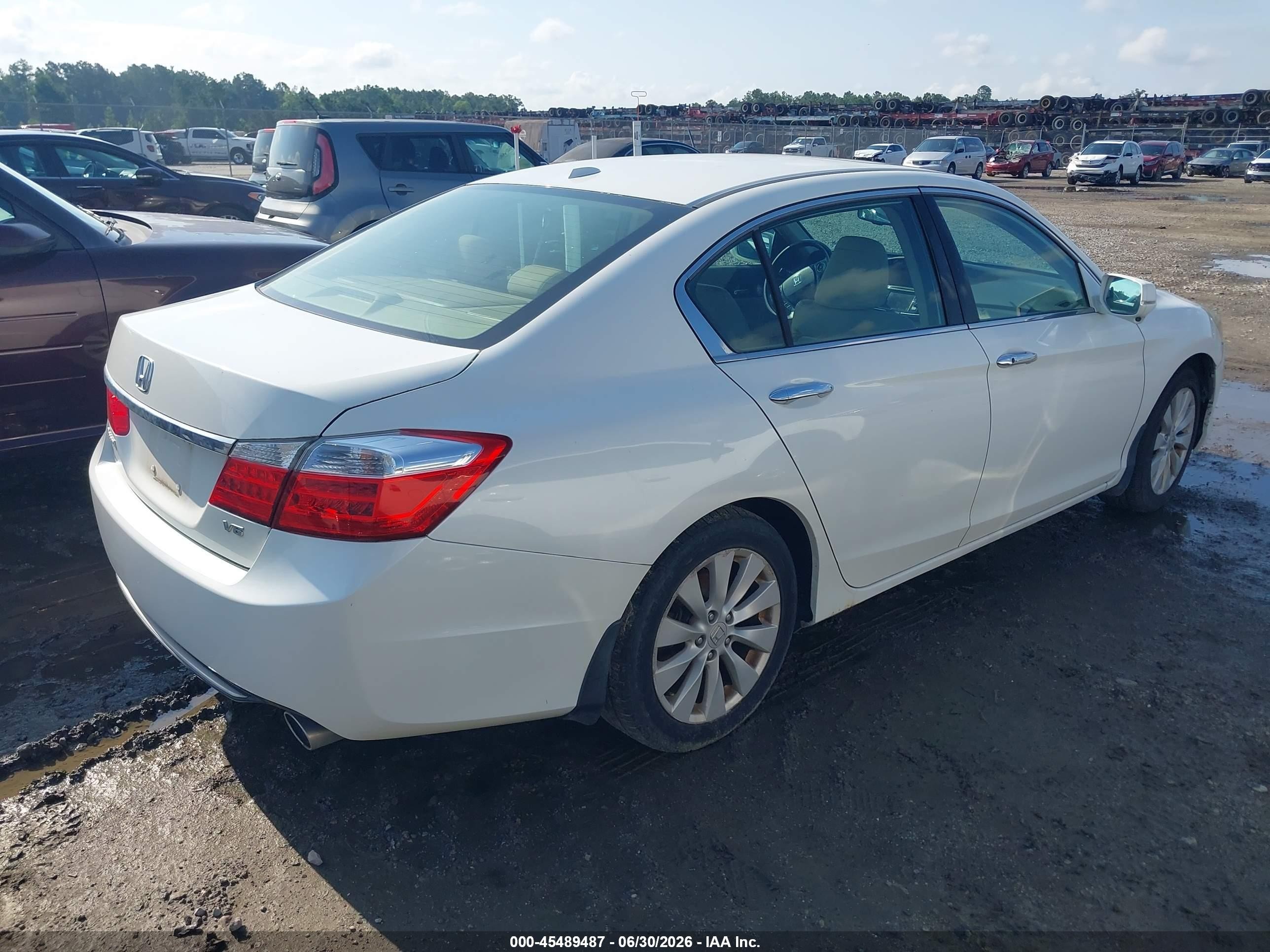 2014 Honda Accord Ex-l V-6 White vin: 1HGCR3F82EA005107