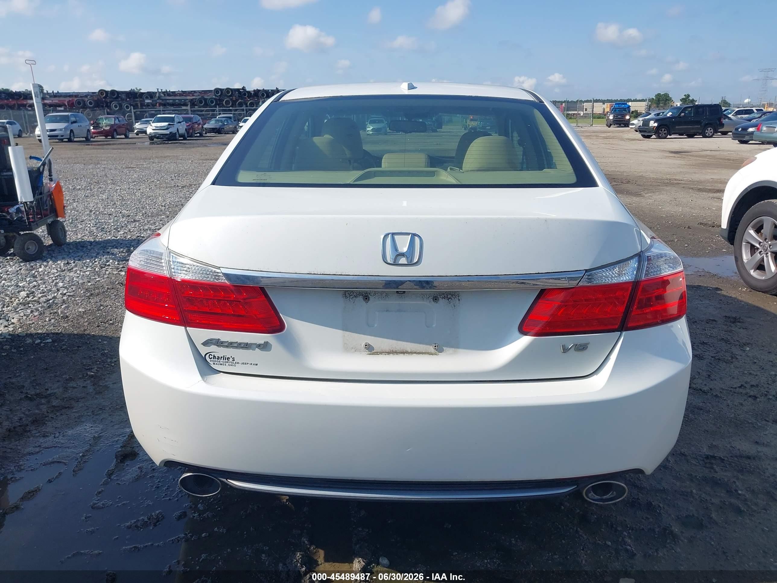 2014 Honda Accord Ex-l V-6 White vin: 1HGCR3F82EA005107