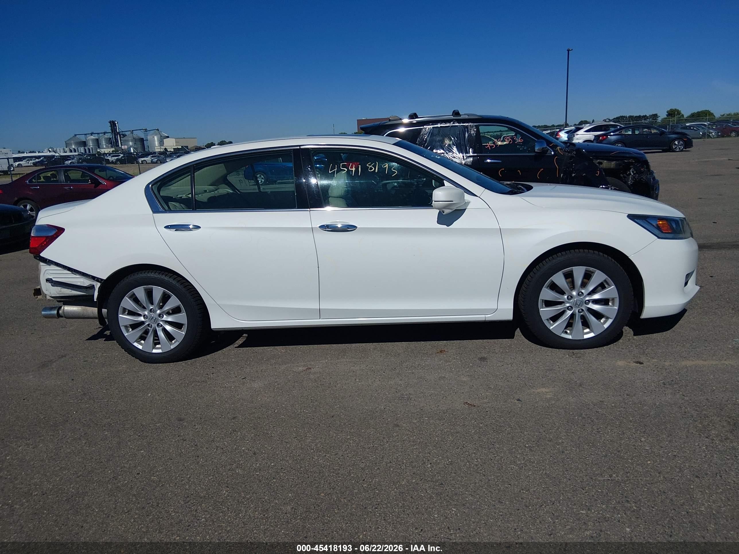 2014 Honda Accord Ex-l V-6 White vin: 1HGCR3F82EA022604