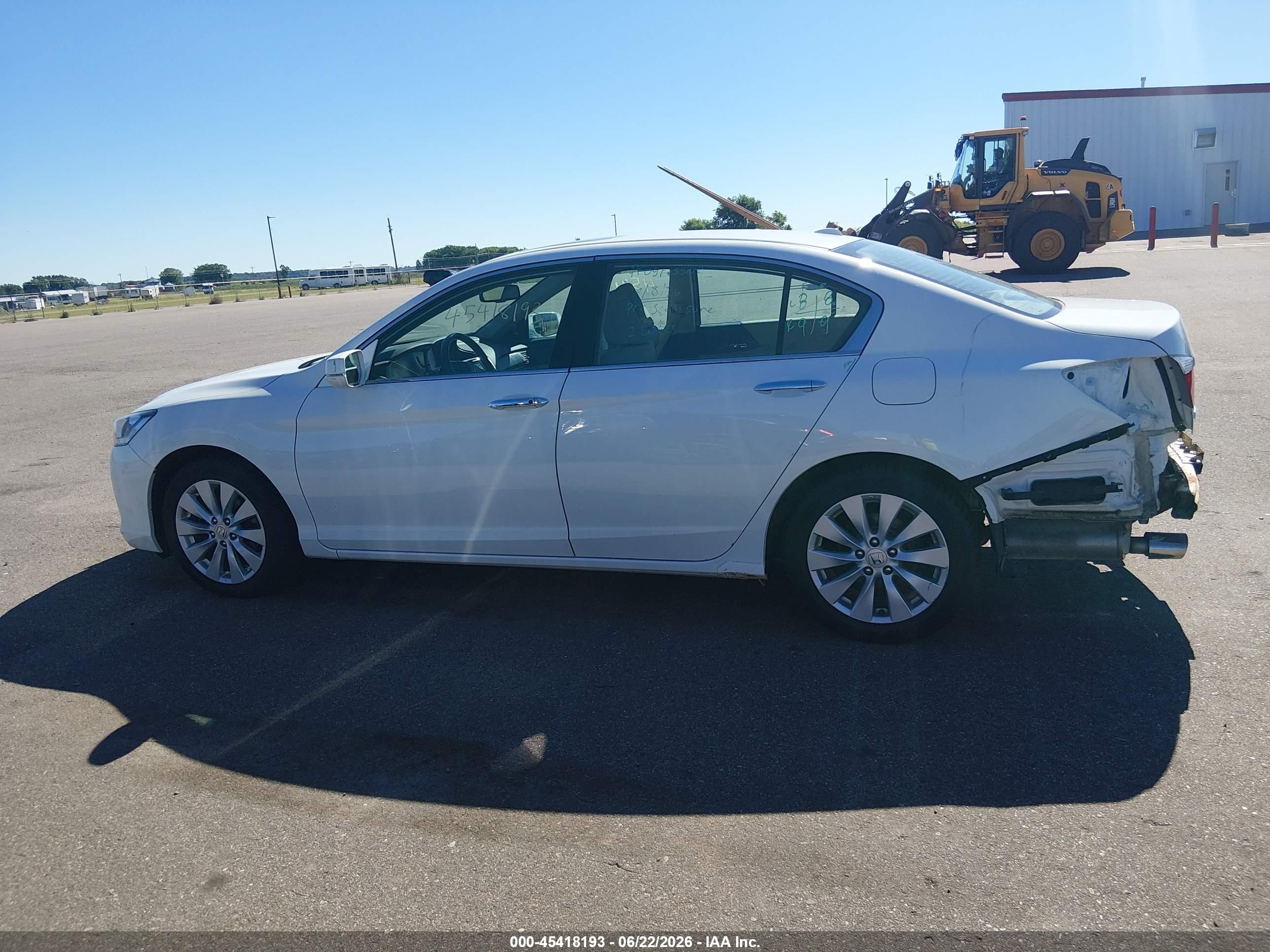 2014 Honda Accord Ex-l V-6 White vin: 1HGCR3F82EA022604