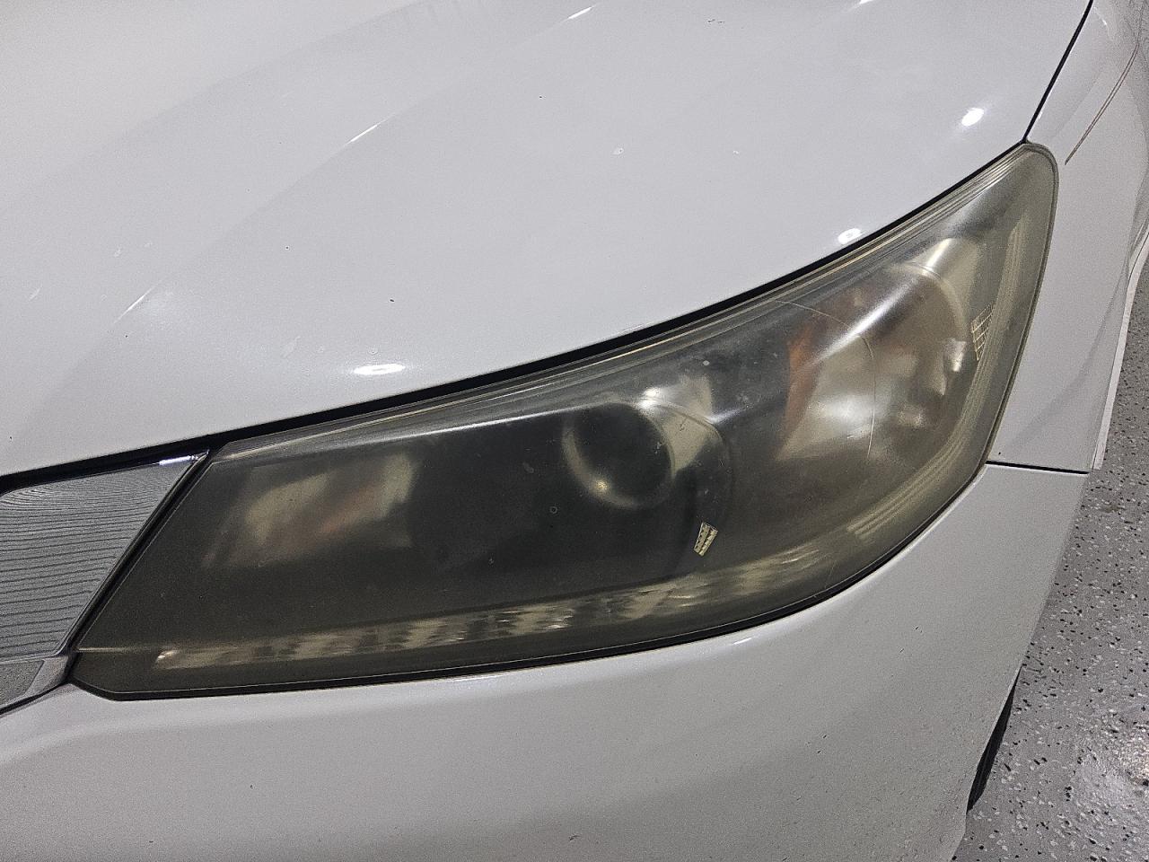 2013 Honda Accord Exl White vin: 1HGCR3F84DA002918 Damage: Left Head Lamp, Faded, Repair Required