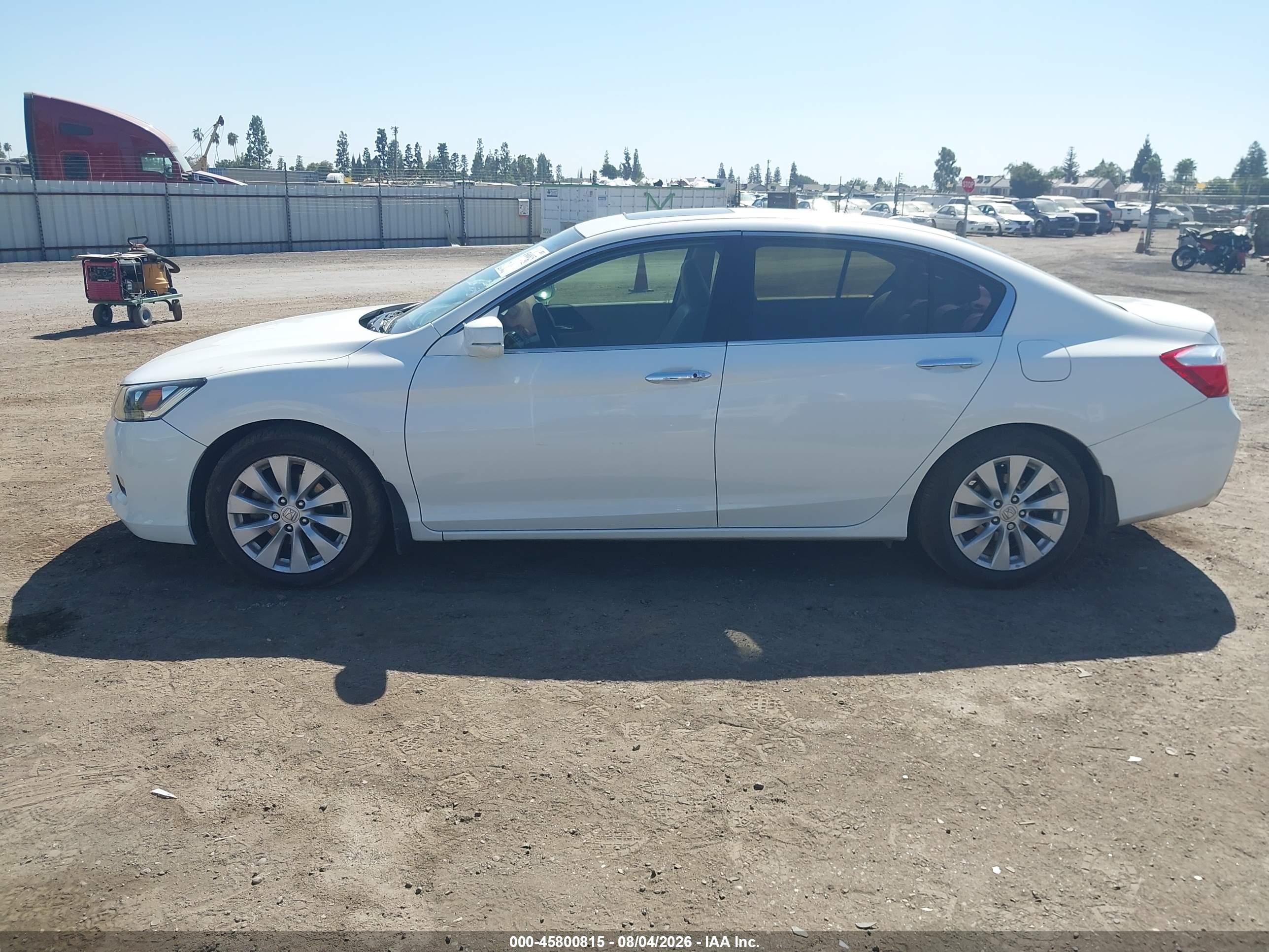 2013 Honda Accord Ex-l V-6 White vin: 1HGCR3F84DA007309