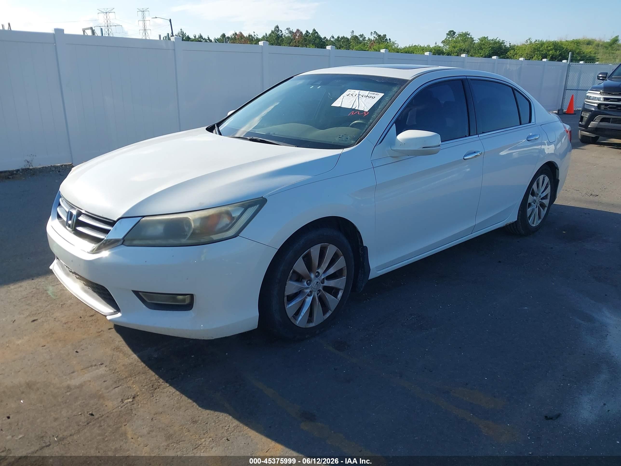 2013 Honda Accord Ex-l V-6 White vin: 1HGCR3F84DA007374