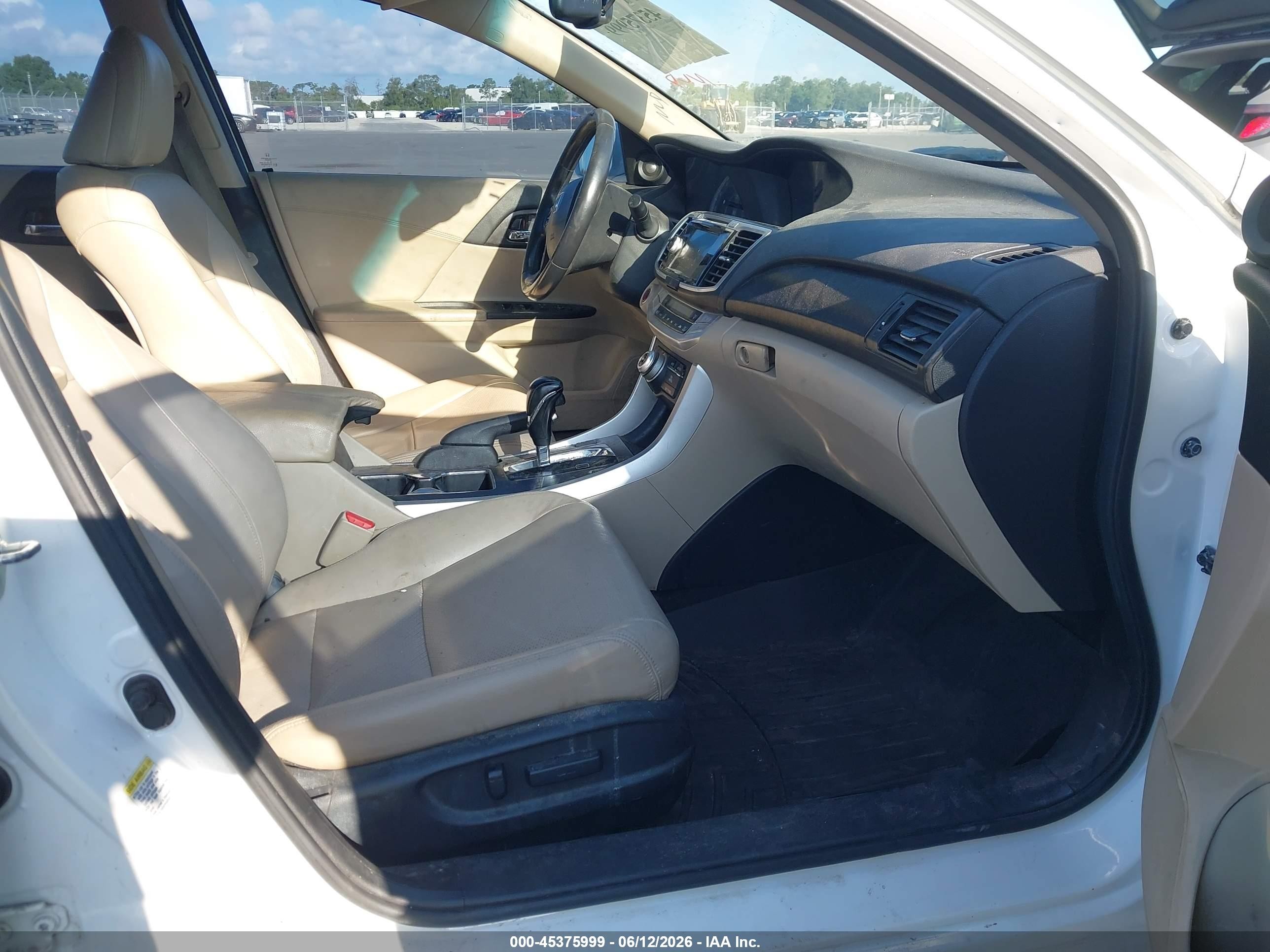 2013 Honda Accord Ex-l V-6 White vin: 1HGCR3F84DA007374