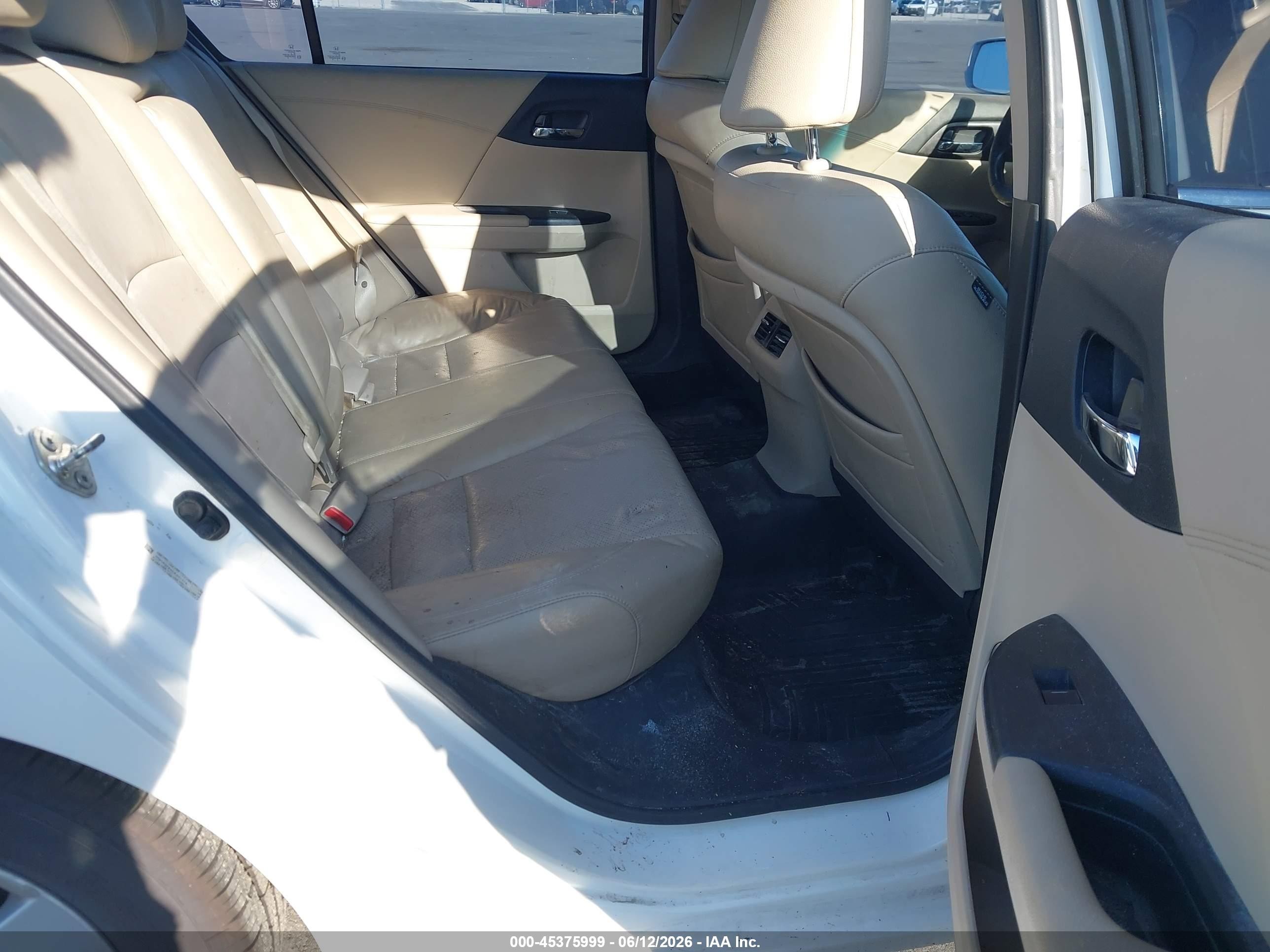 2013 Honda Accord Ex-l V-6 White vin: 1HGCR3F84DA007374