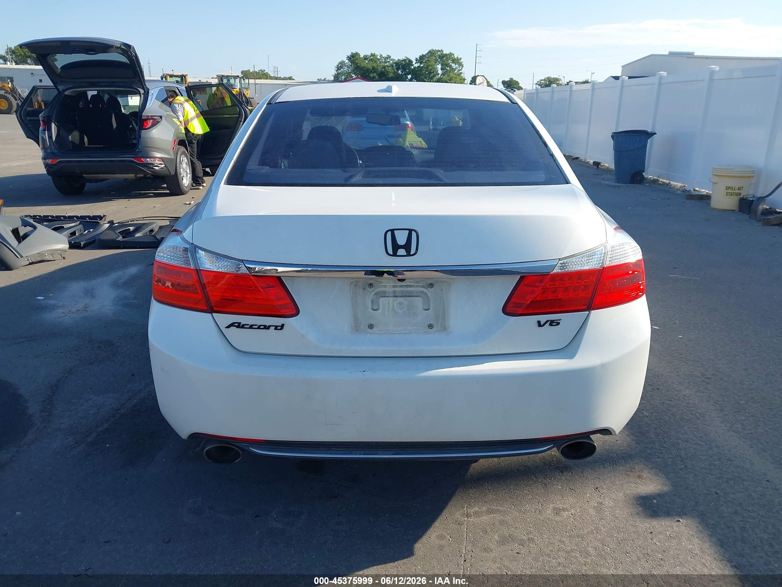 2013 Honda Accord Ex-l V-6 White vin: 1HGCR3F84DA007374