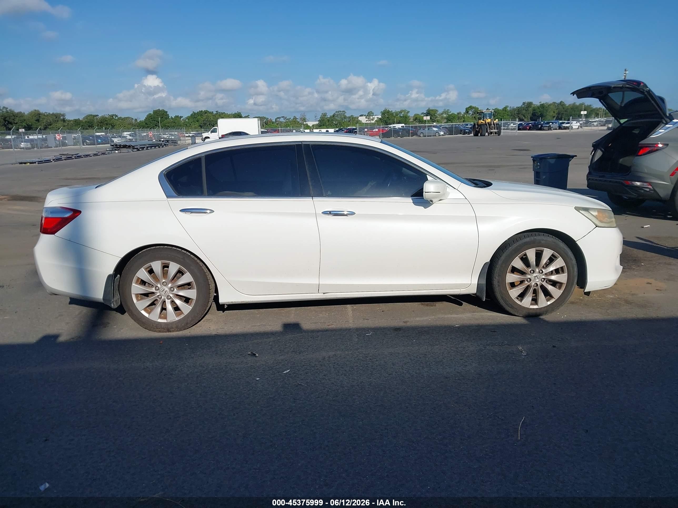 2013 Honda Accord Ex-l V-6 White vin: 1HGCR3F84DA007374