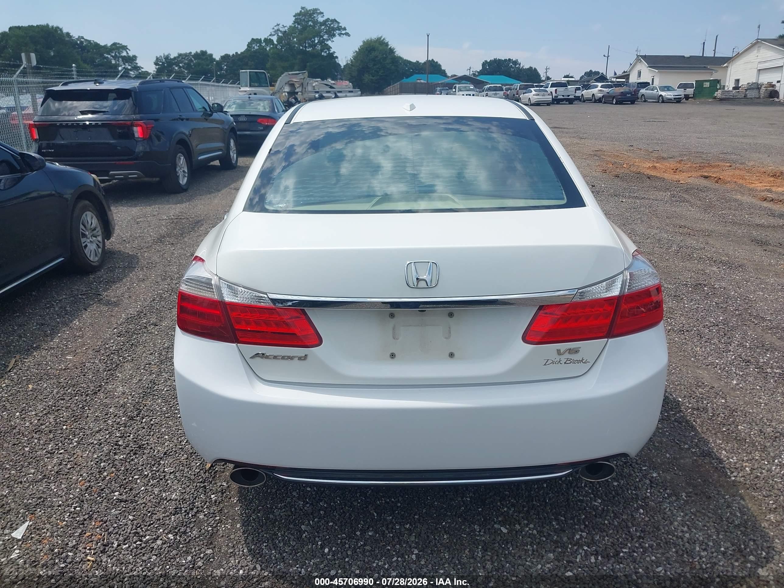 2013 Honda Accord Ex-l V-6 White vin: 1HGCR3F84DA047860
