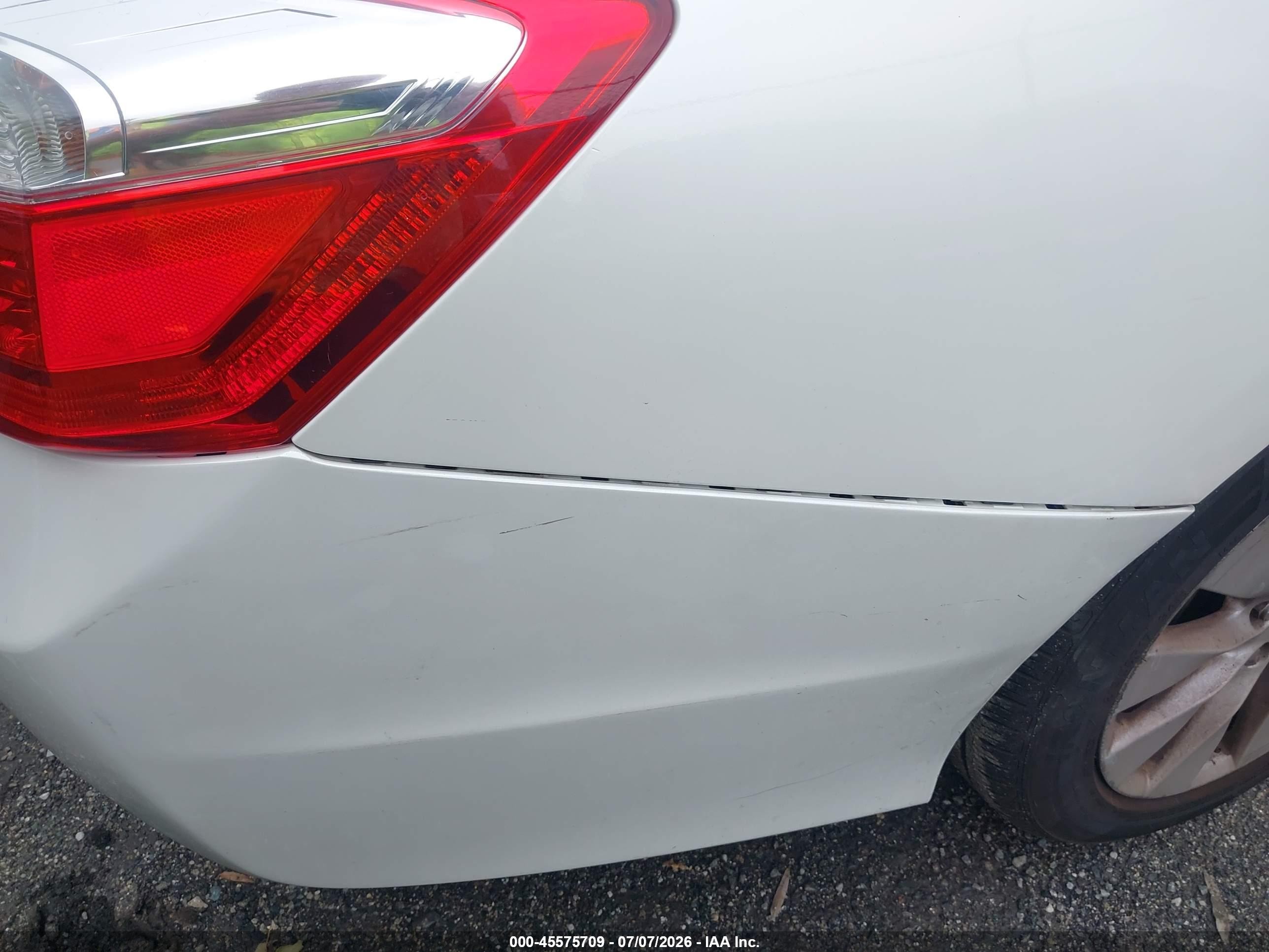 2014 Honda Accord Ex-l V-6 White vin: 1HGCR3F84EA034852