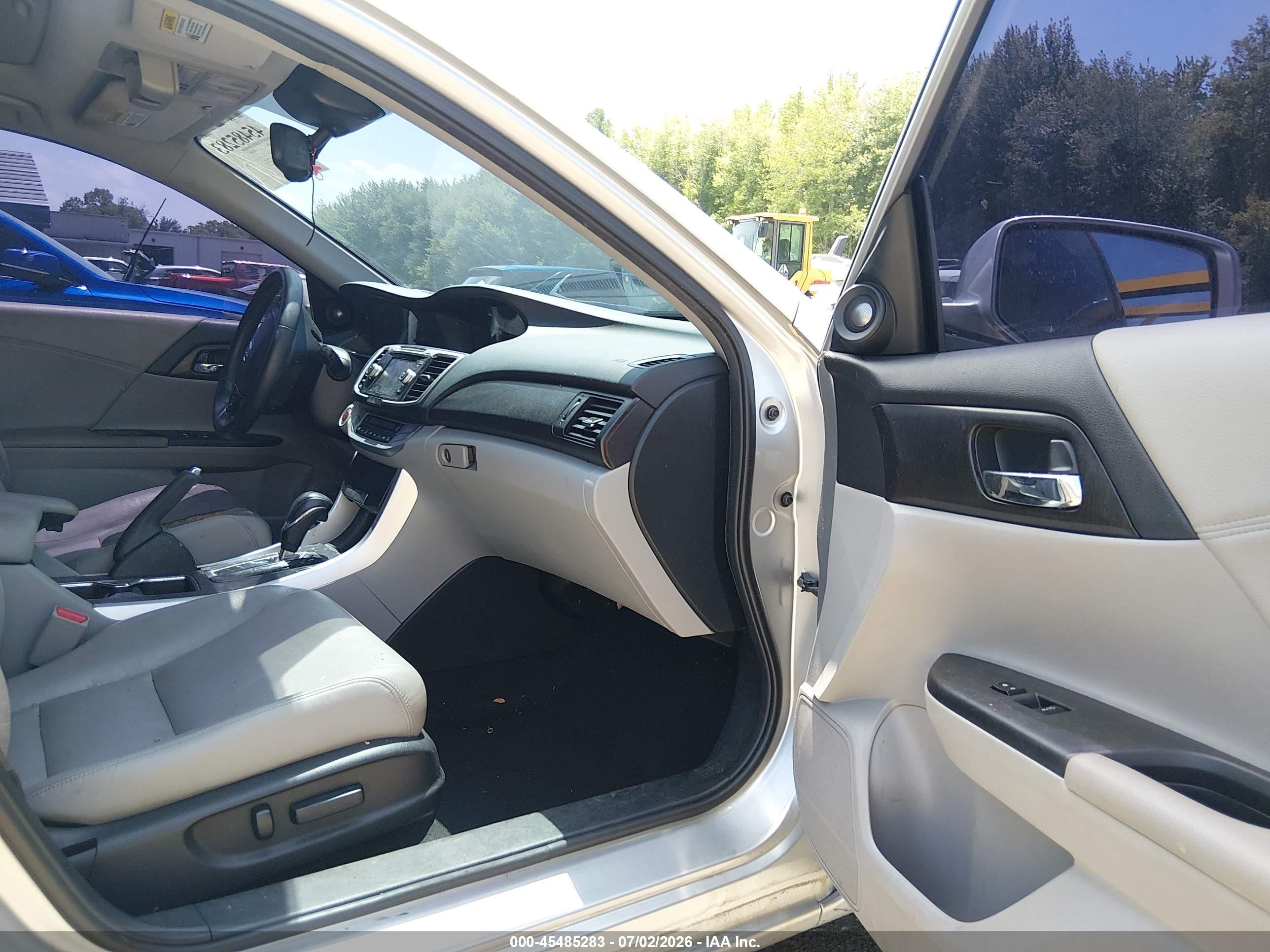 2015 Honda Accord Ex-l V-6 Silver vin: 1HGCR3F84FA005854