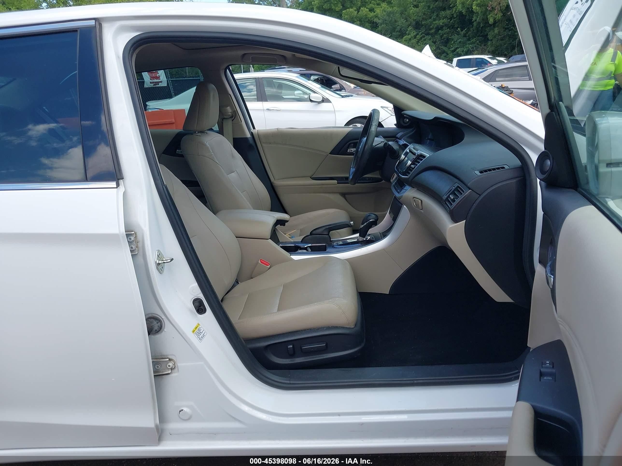 2015 Honda Accord Ex-l V-6 White vin: 1HGCR3F84FA009015